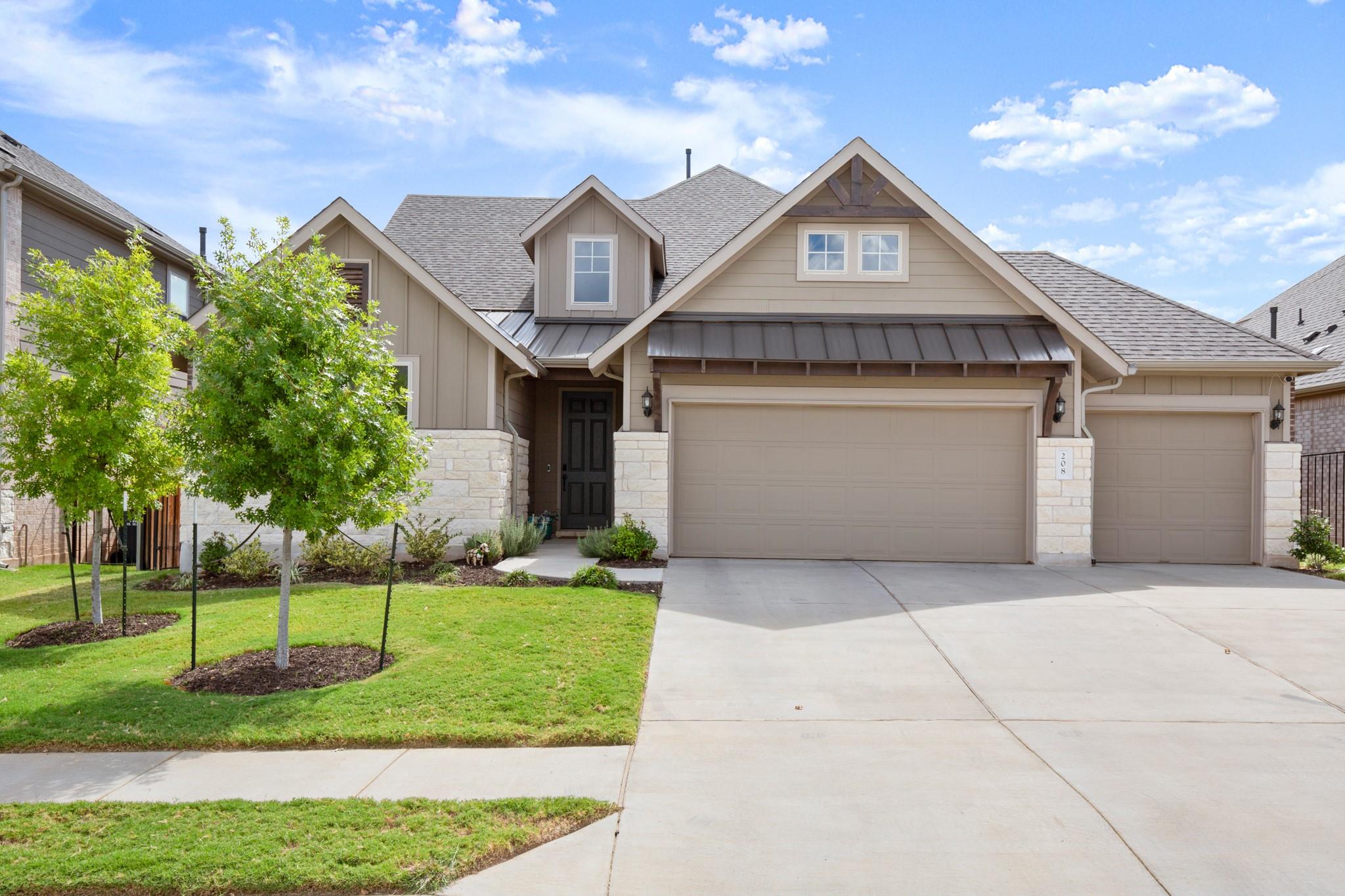 208 Olinda WAY