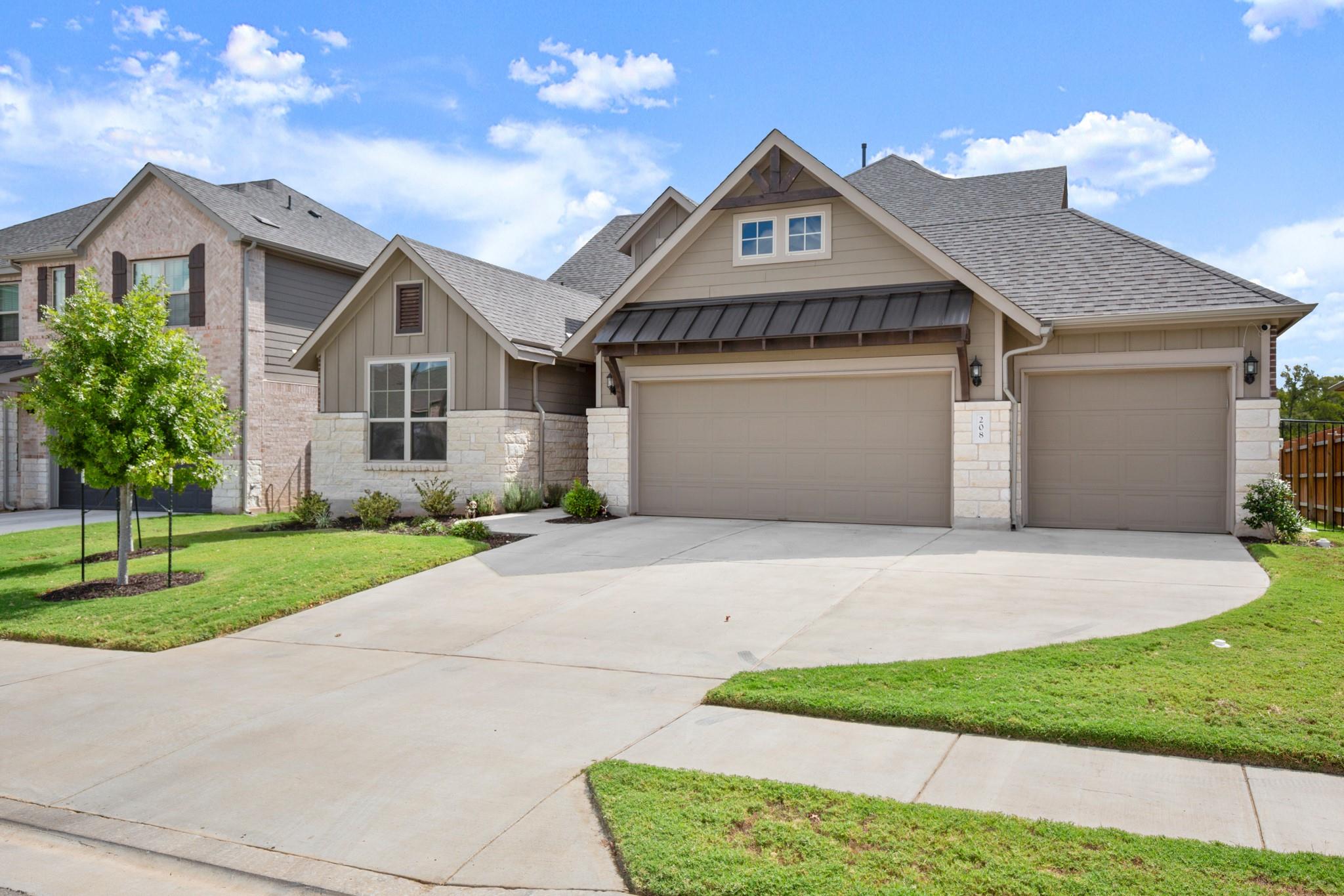 208 Olinda WAY