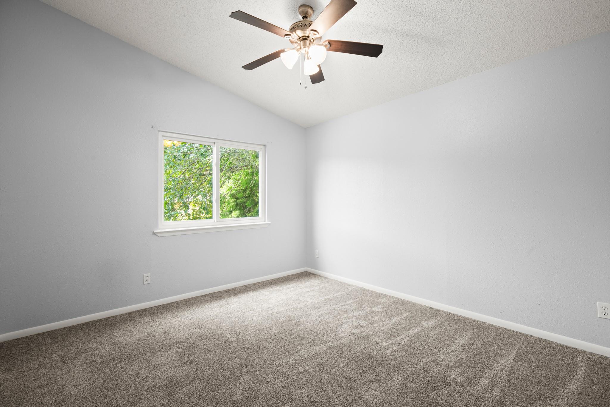 10905 Elm ST