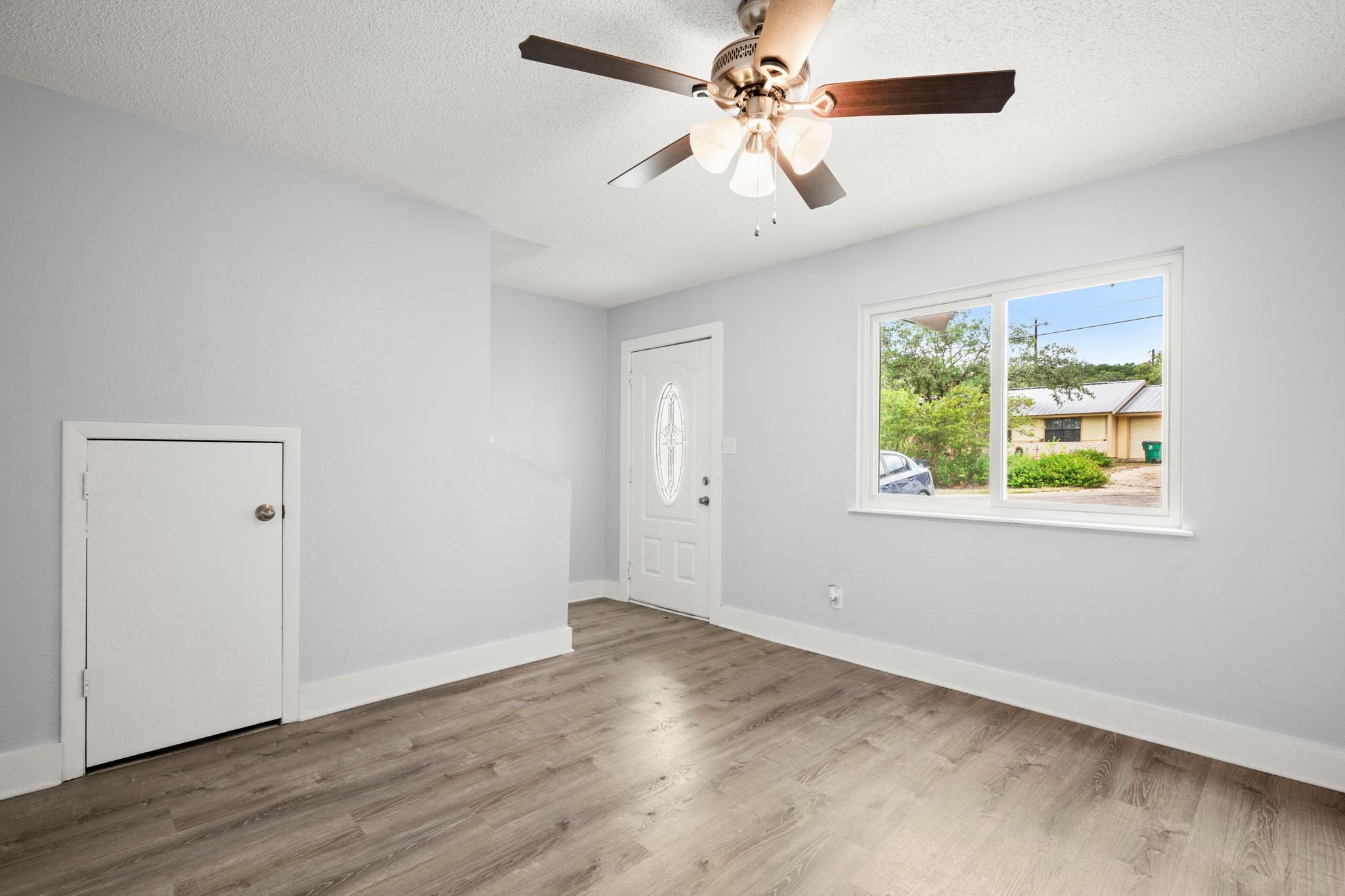 10905 Elm ST