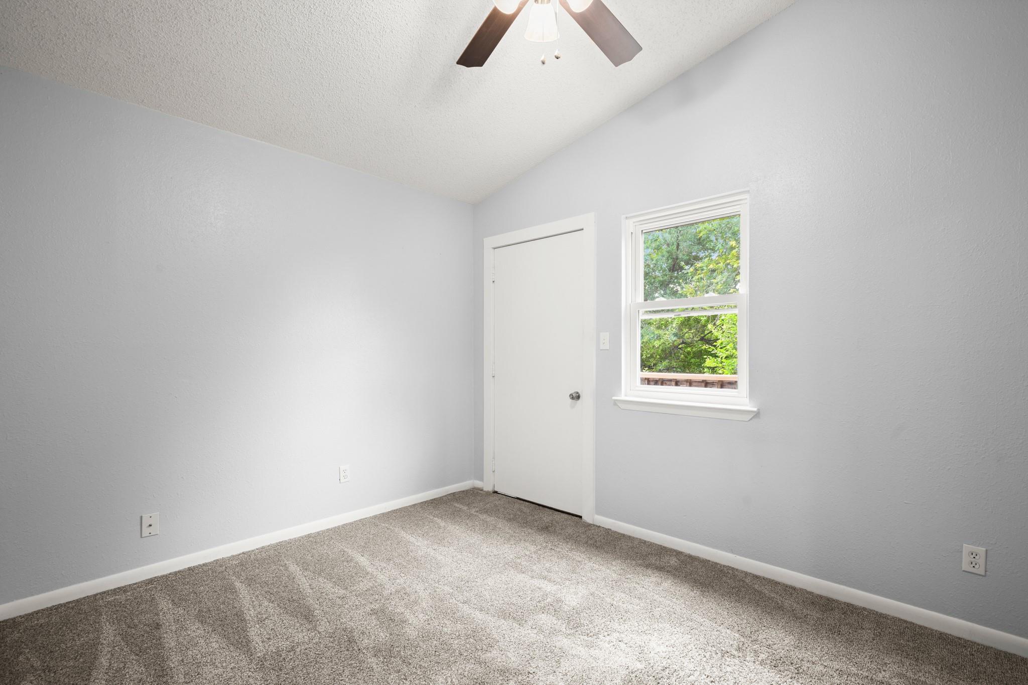 10905 Elm ST