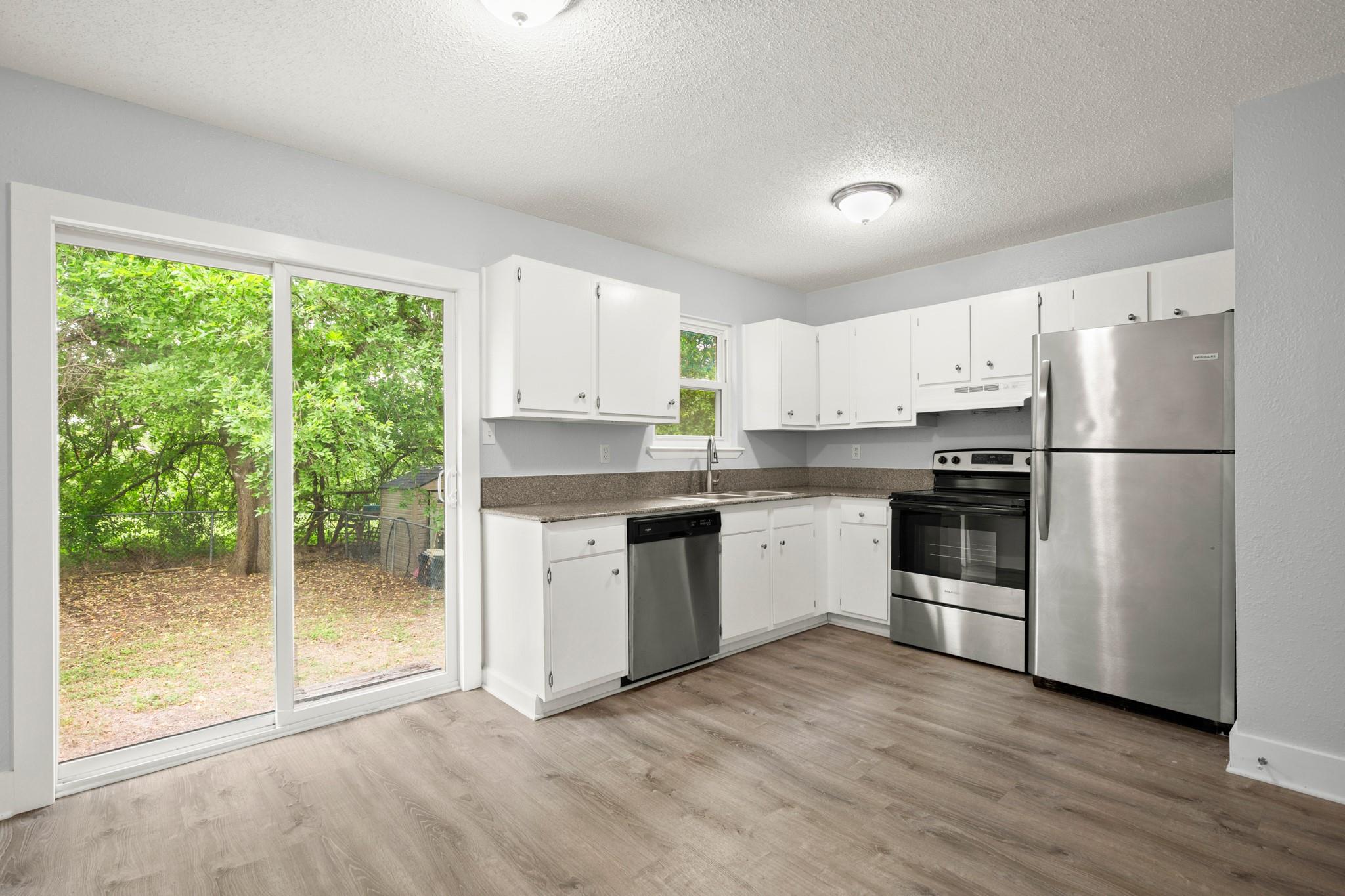 10905 Elm ST
