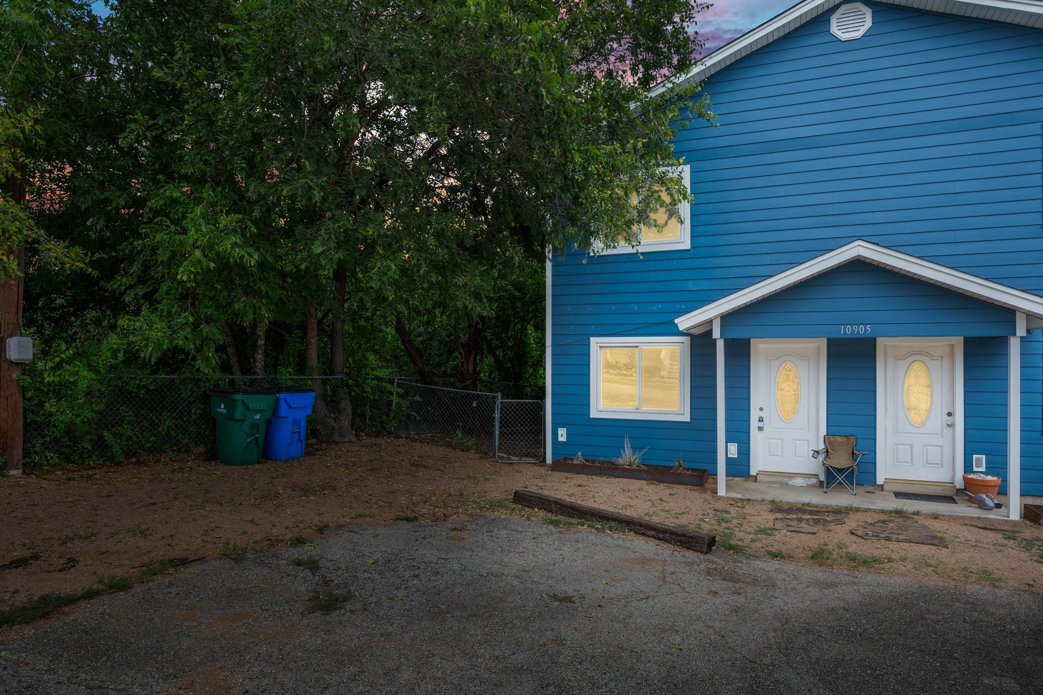 10905 Elm ST