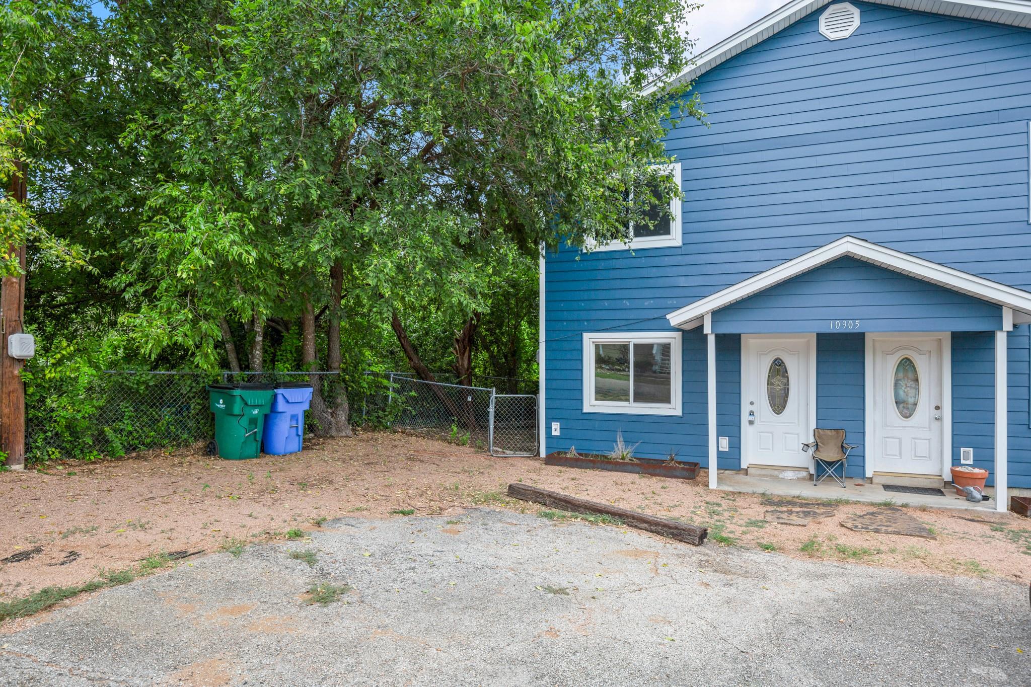 10905 Elm ST
