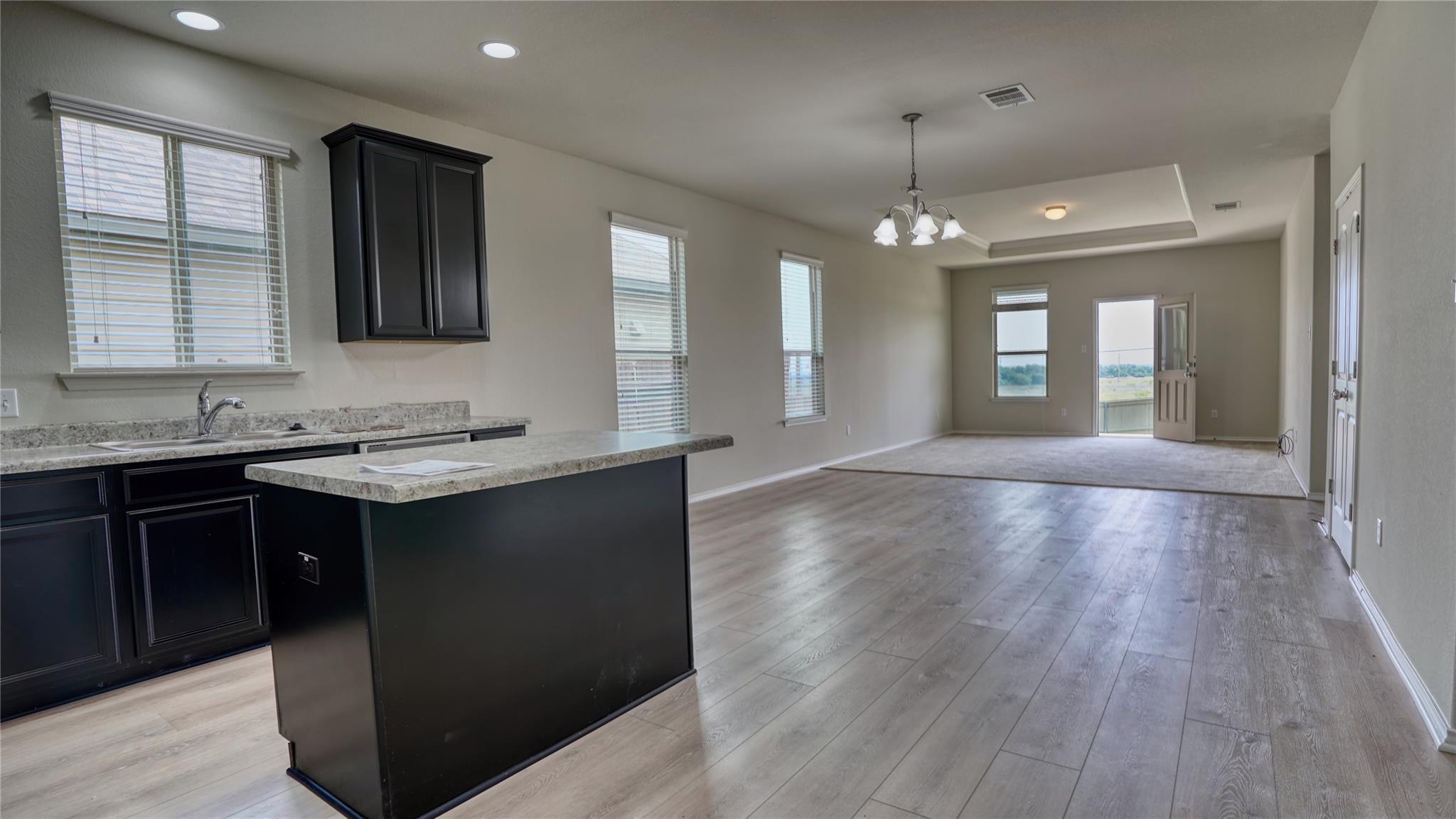 137 Carlina LOOP