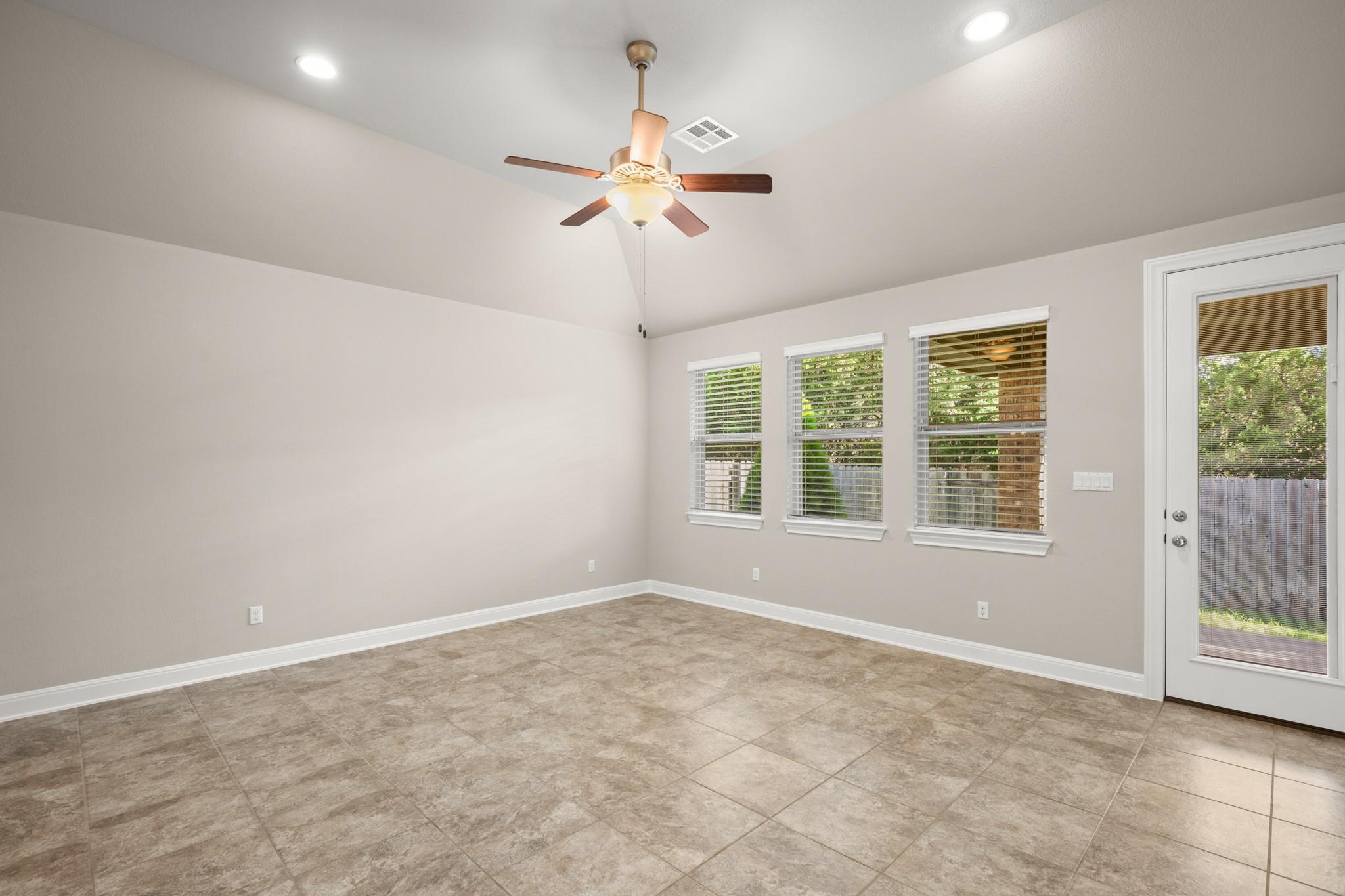 2233 Yaupon Range DR