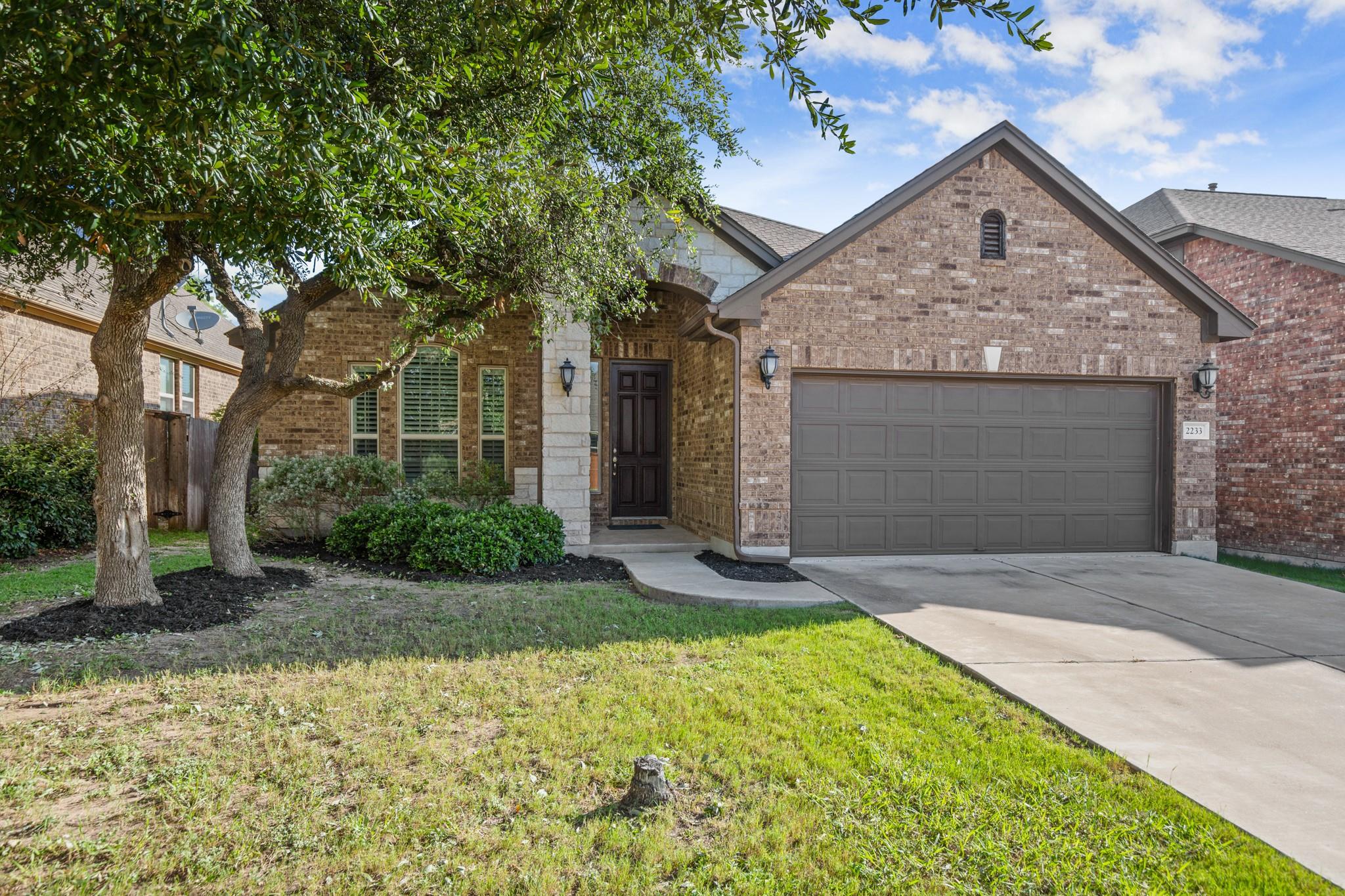 2233 Yaupon Range DR