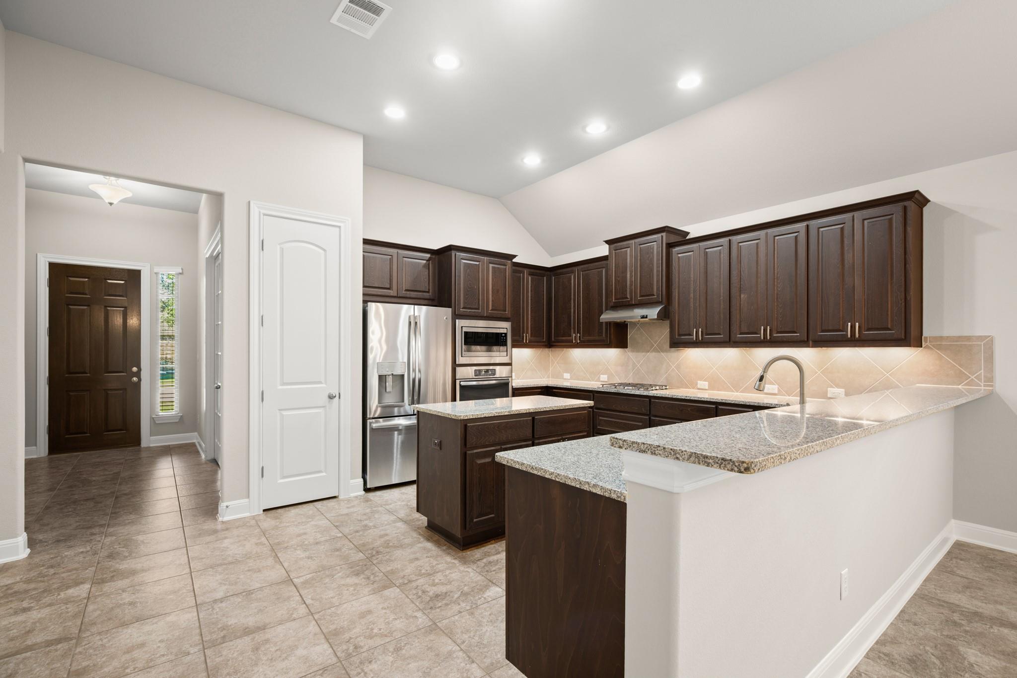 2233 Yaupon Range DR