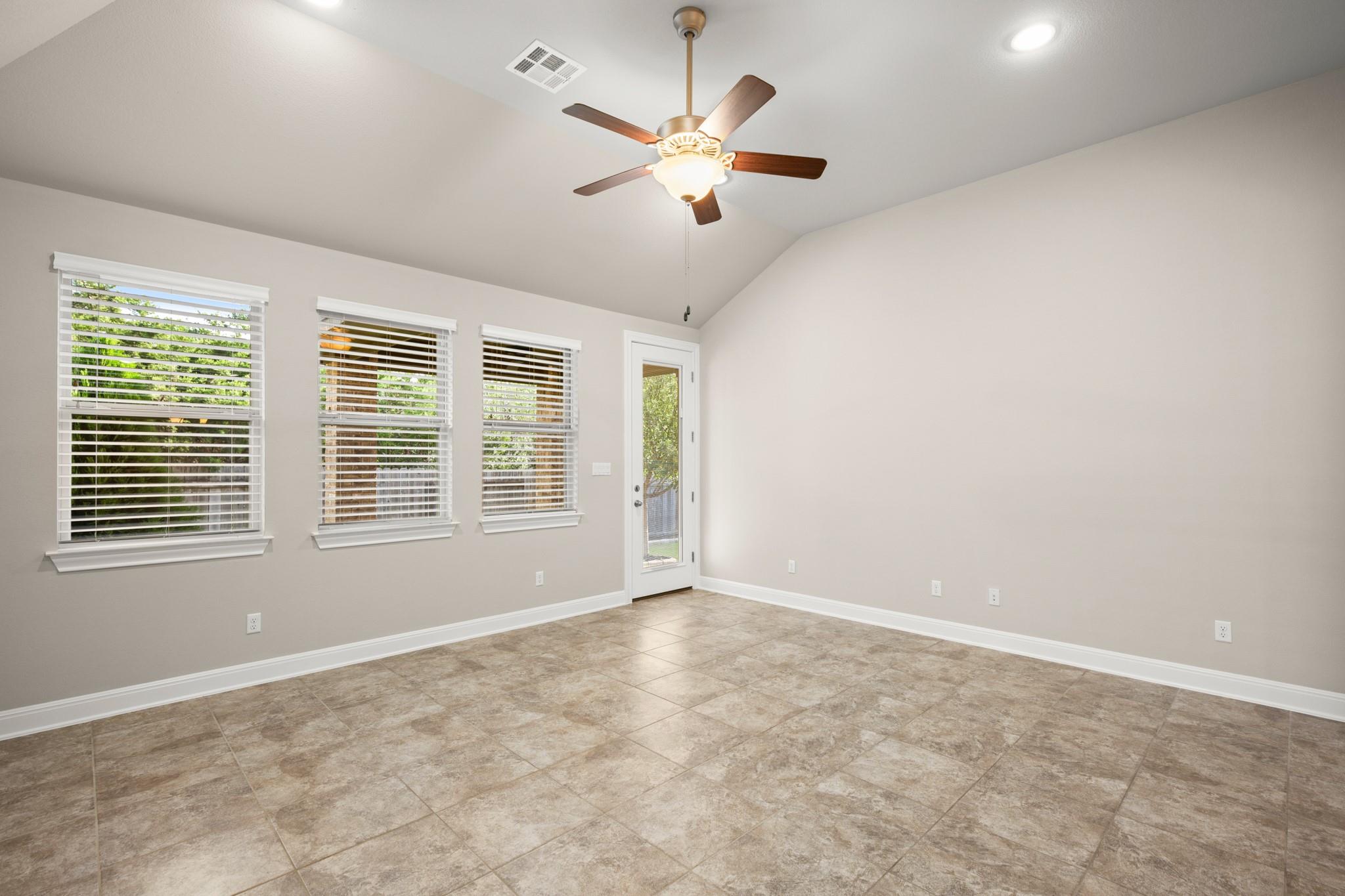 2233 Yaupon Range DR
