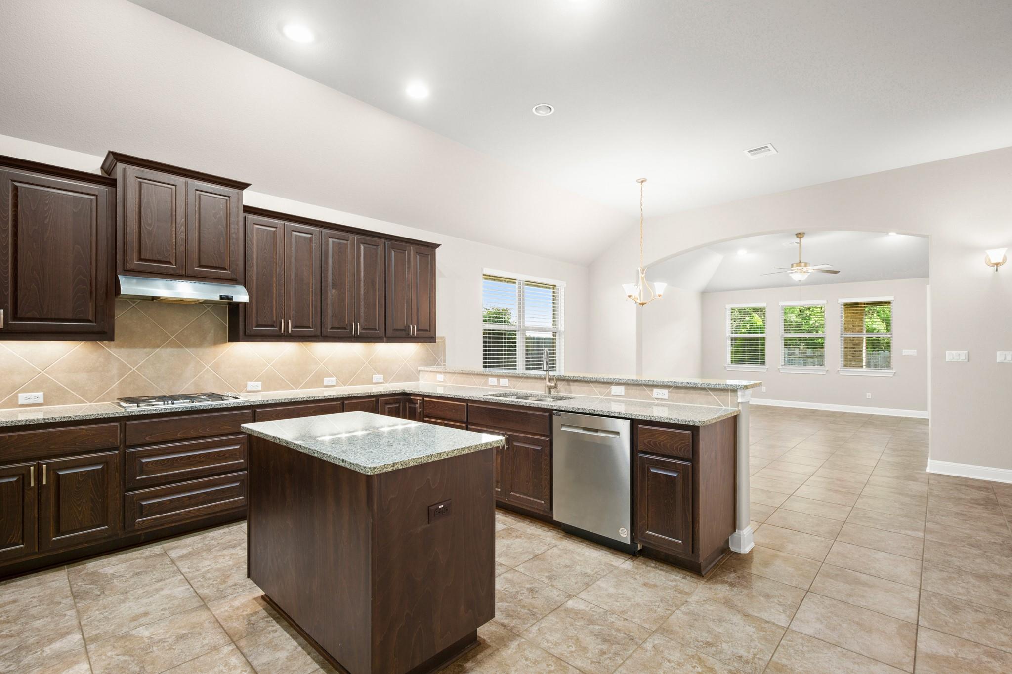 2233 Yaupon Range DR