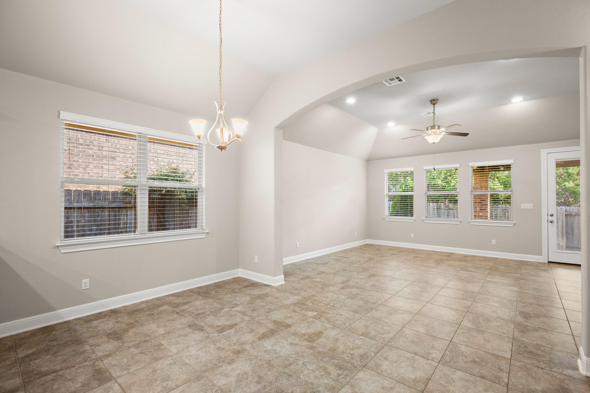 2233 Yaupon Range DR