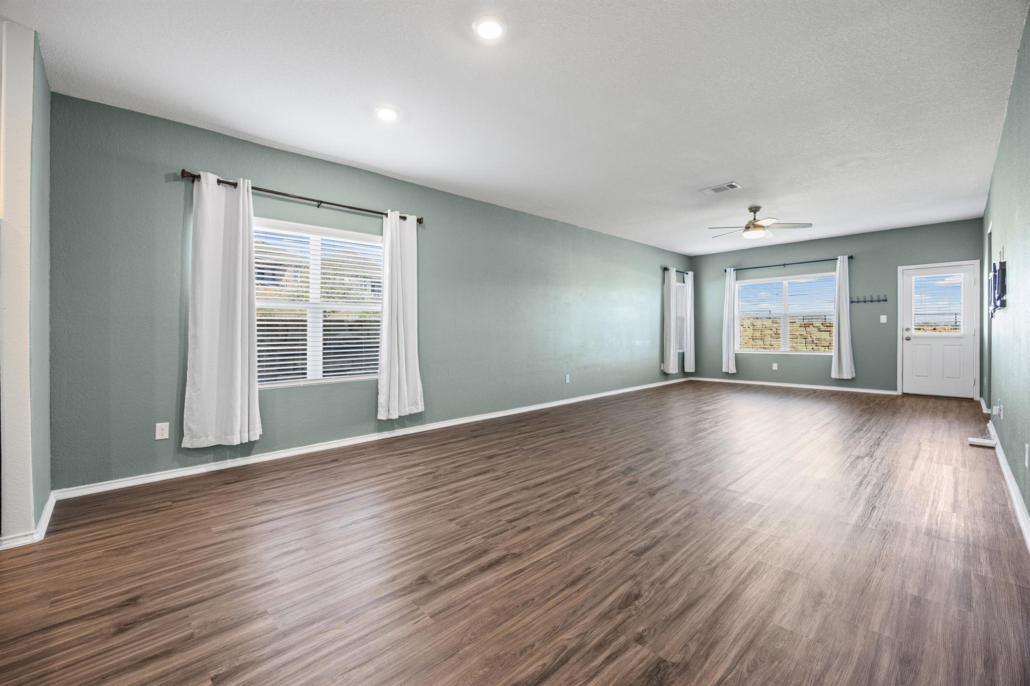 1609 Woolsey WAY