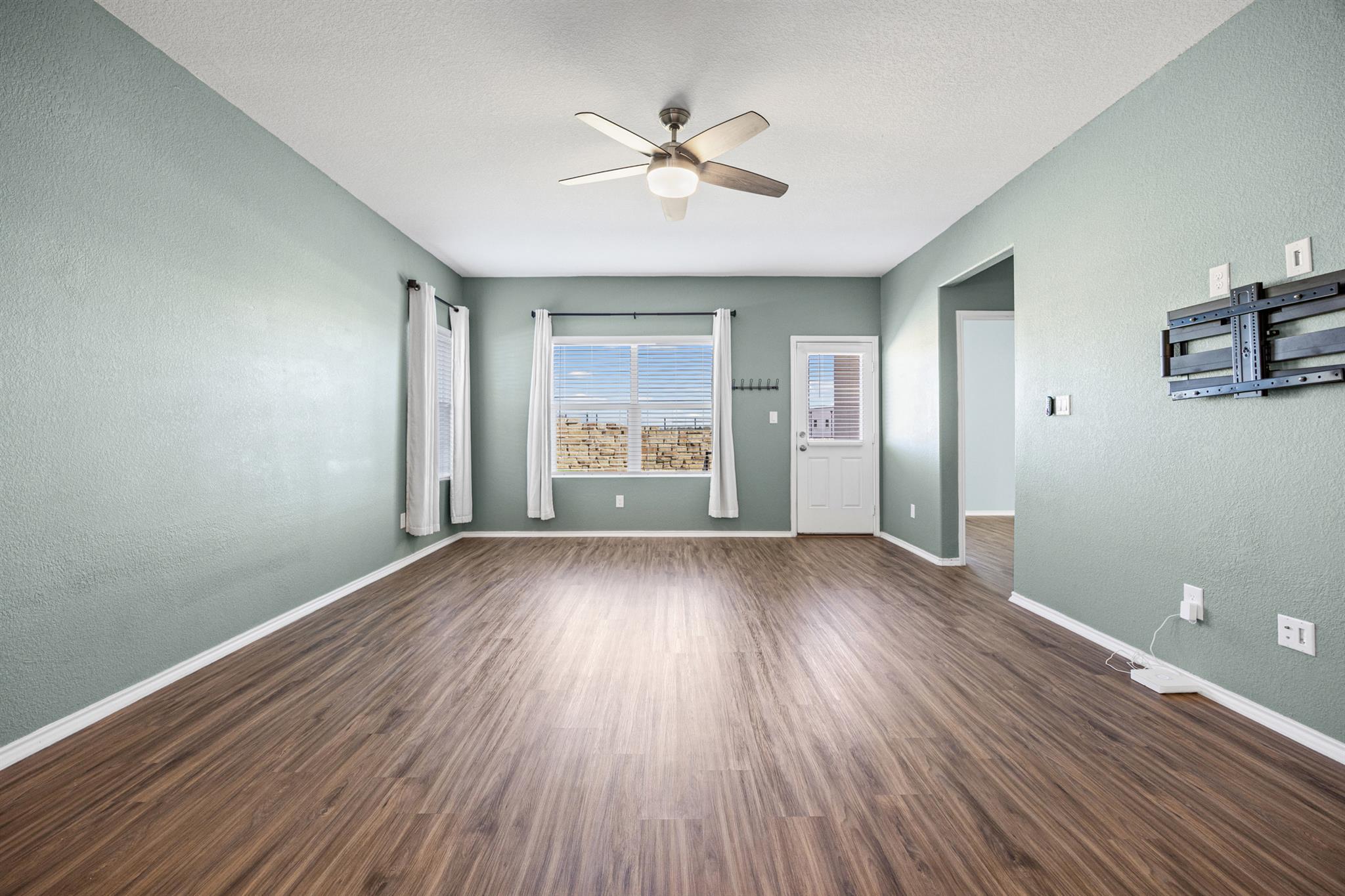 1609 Woolsey WAY