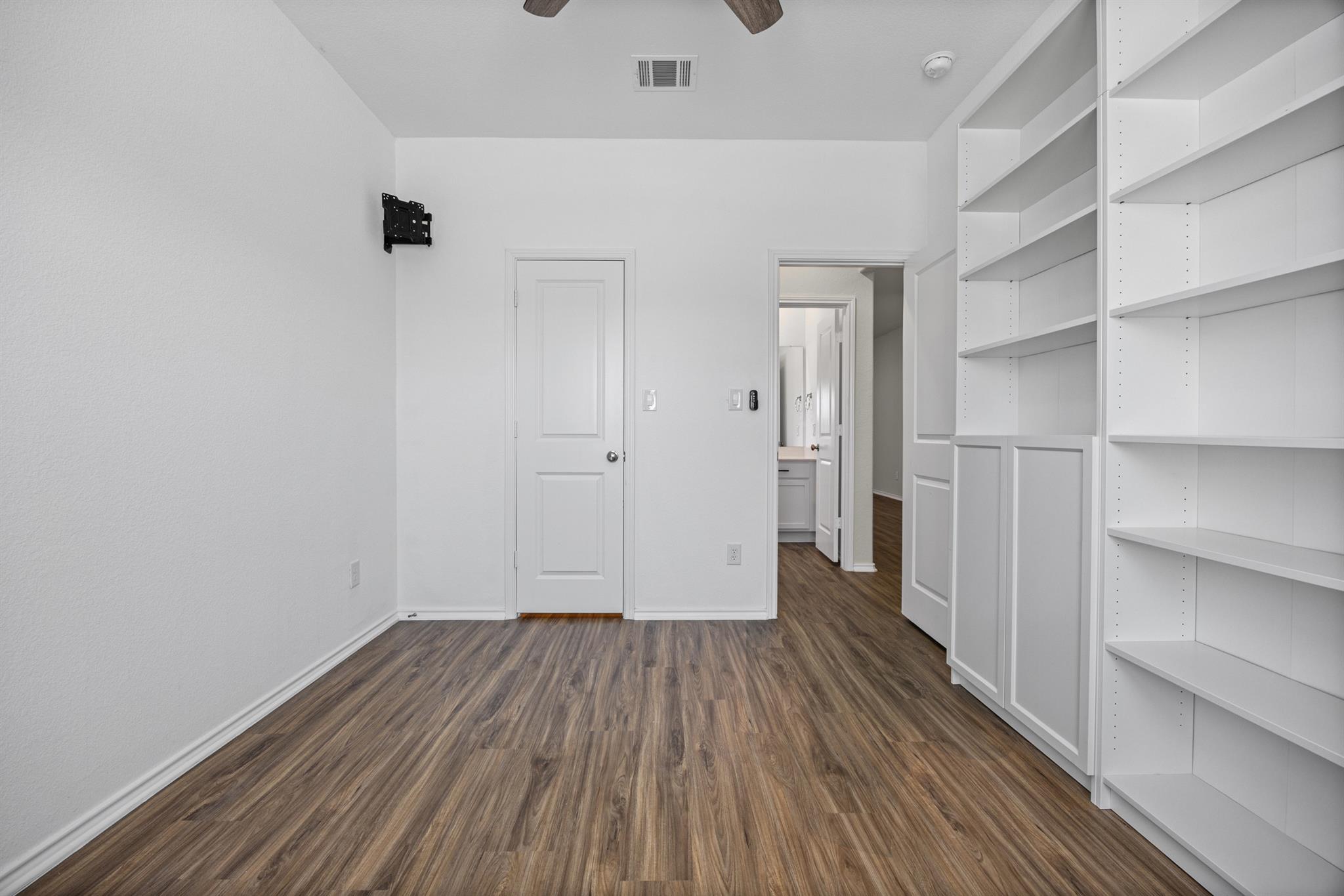 1609 Woolsey WAY