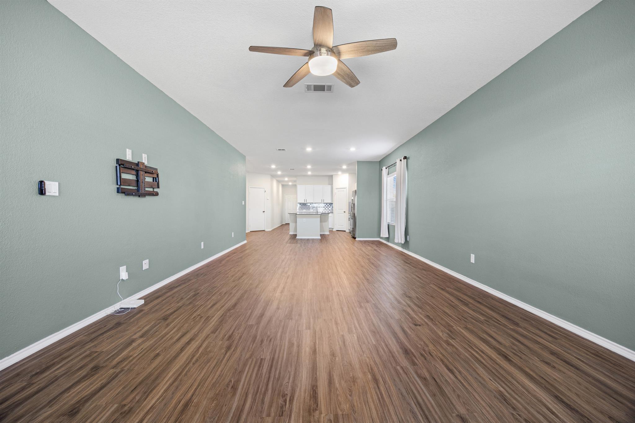 1609 Woolsey WAY