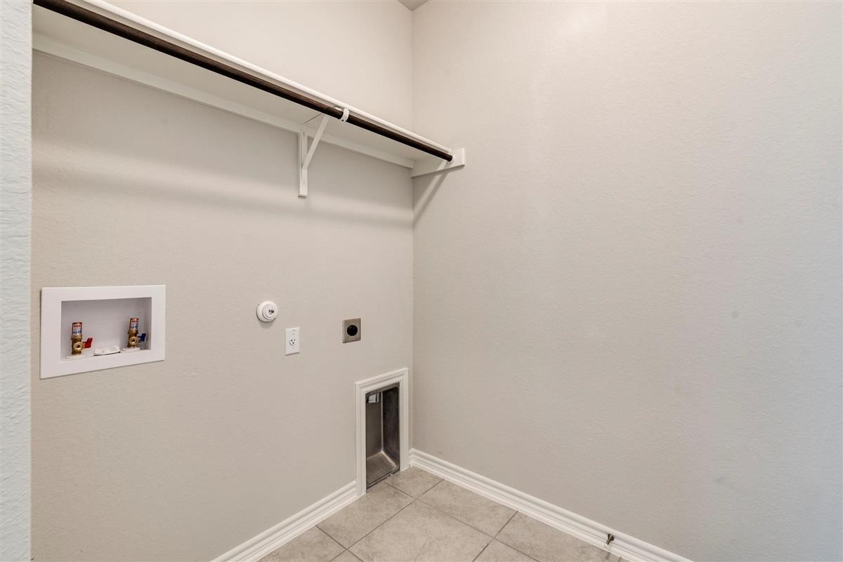 1307 Ambler DR