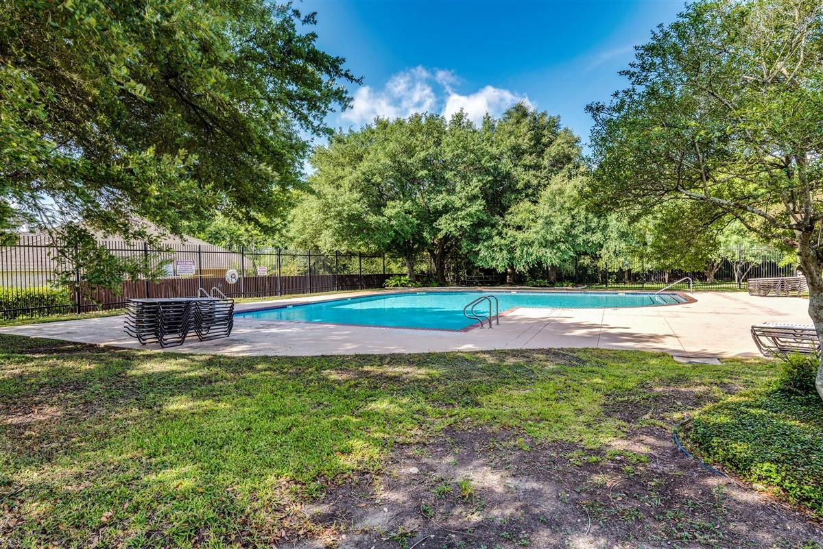 1307 Ambler DR