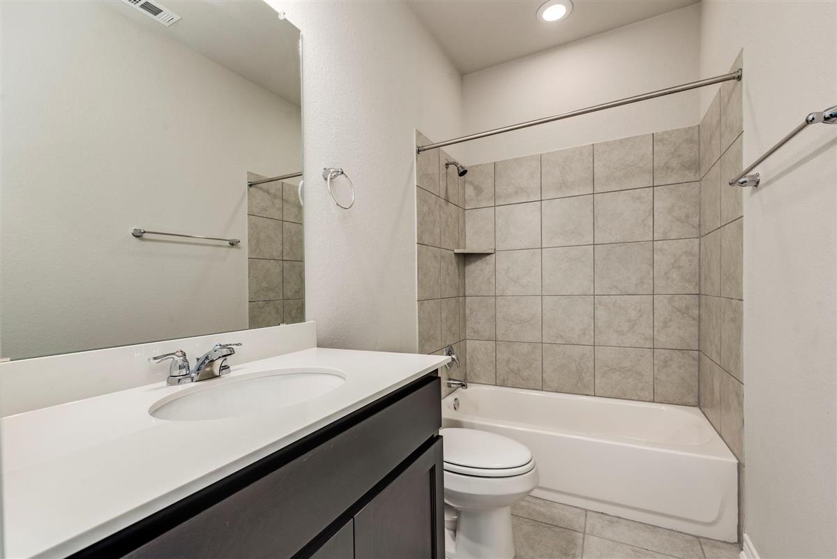 1307 Ambler DR