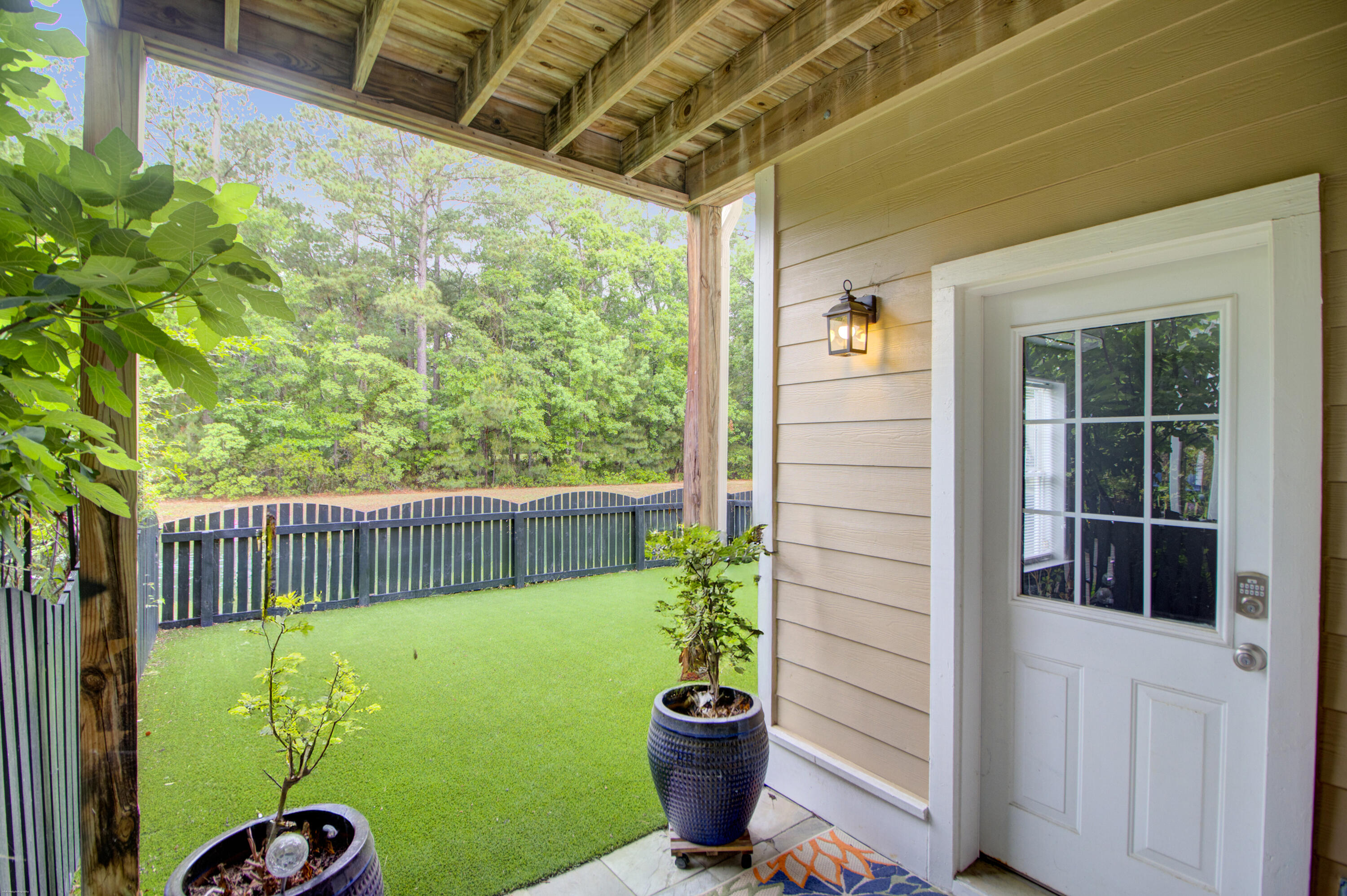 147 Palm Cove Way