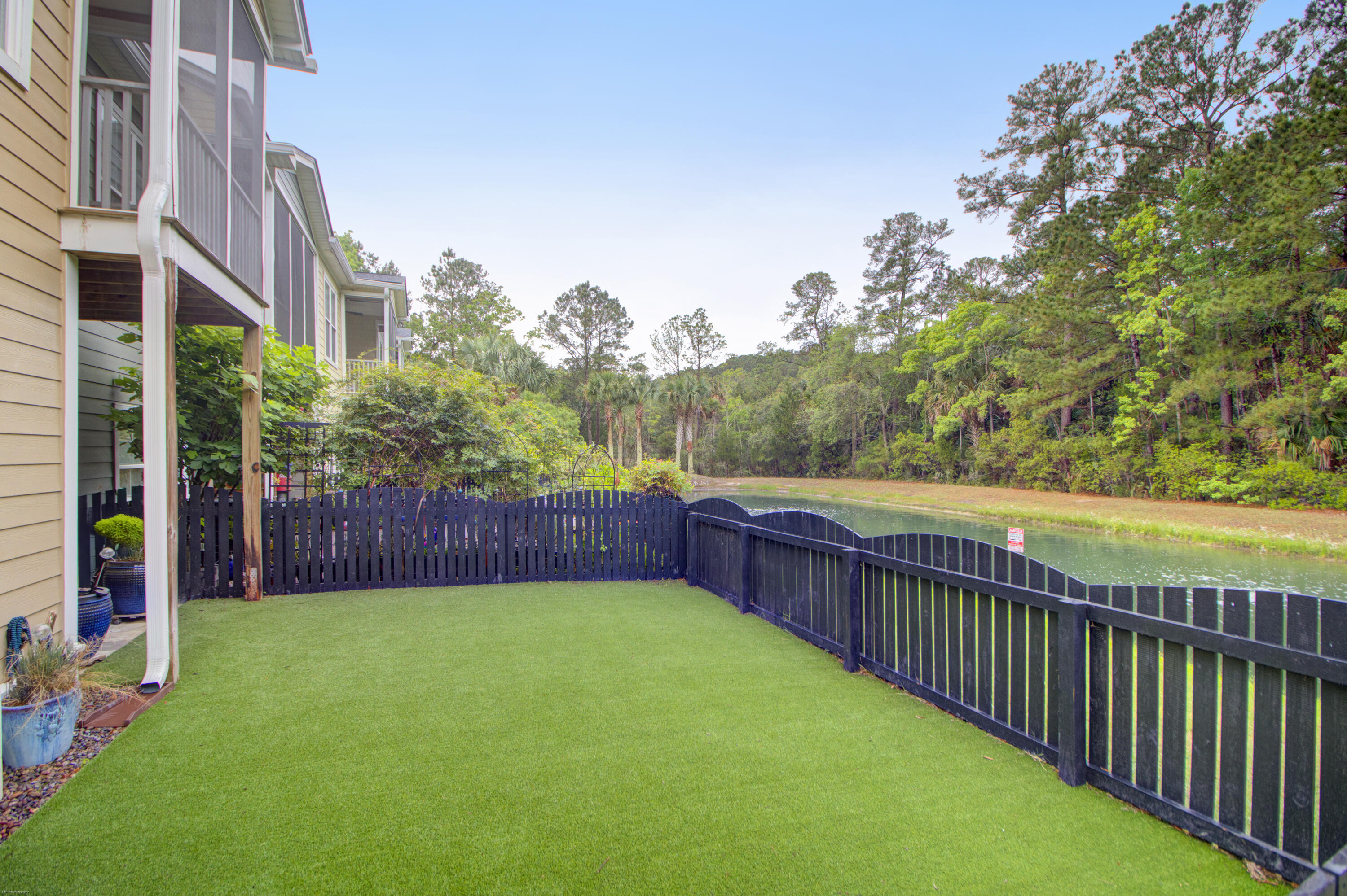 147 Palm Cove Way