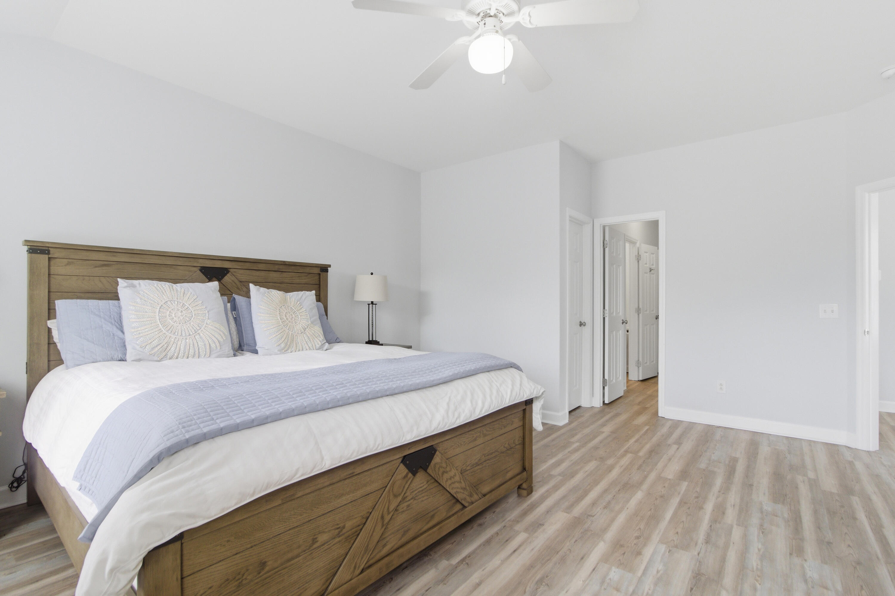147 Palm Cove Way