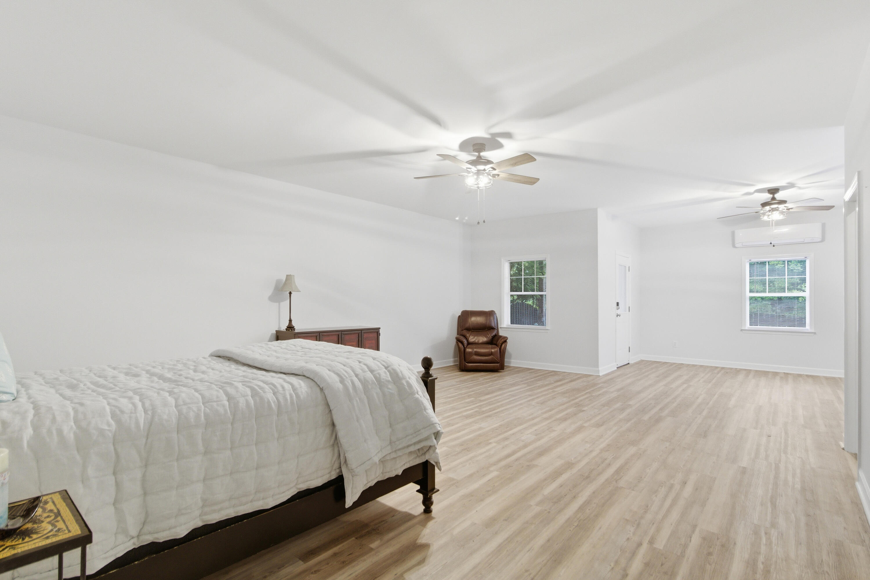 147 Palm Cove Way