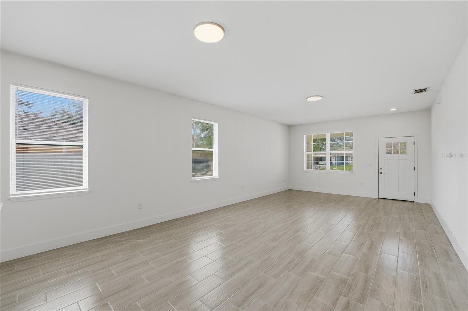 535 MARION OAKS LN
