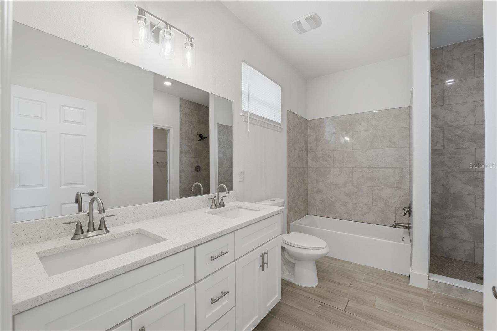 535 MARION OAKS LN