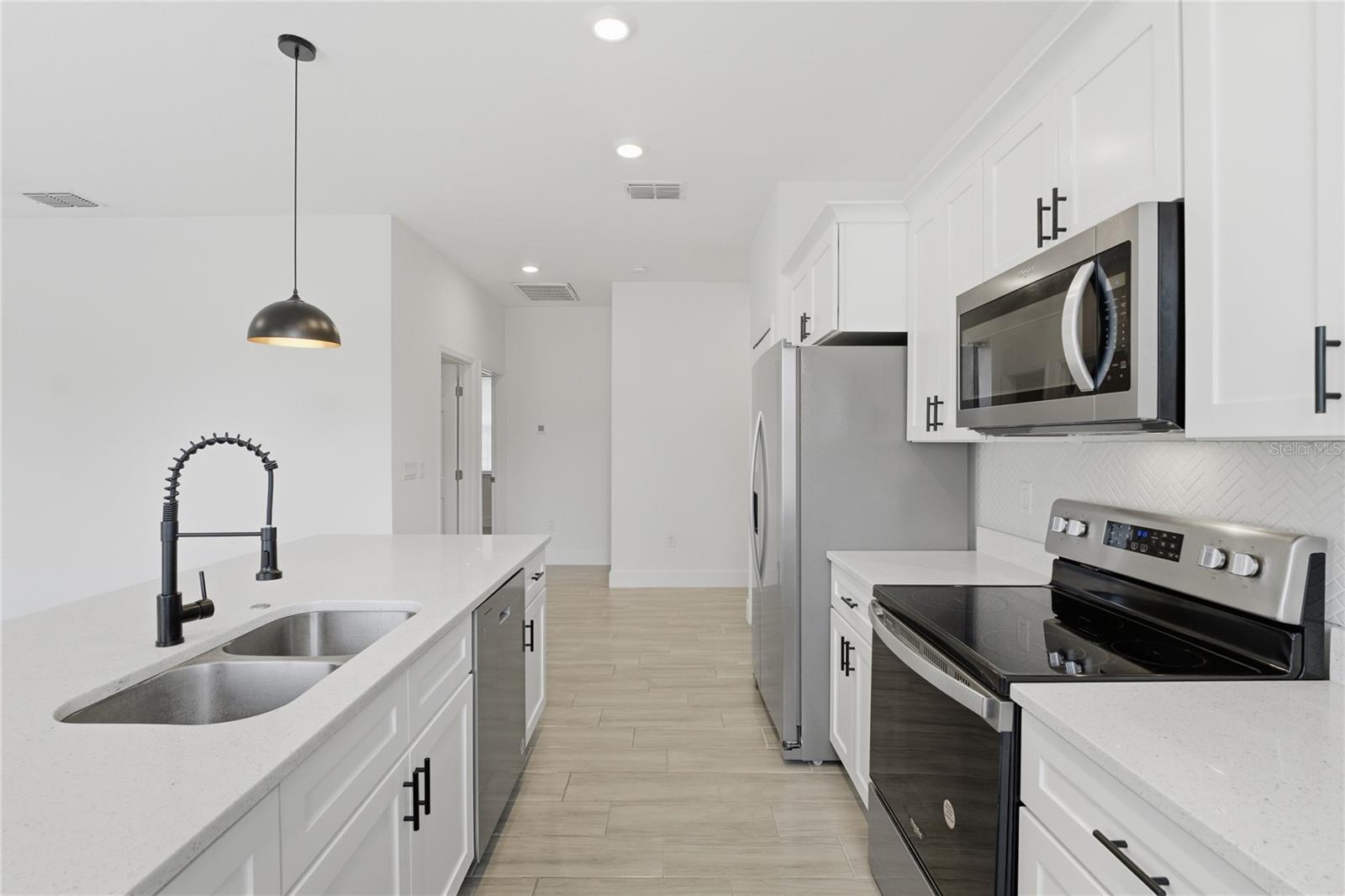 535 MARION OAKS LN