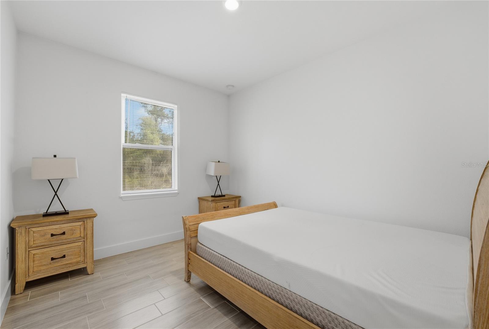 535 MARION OAKS LN