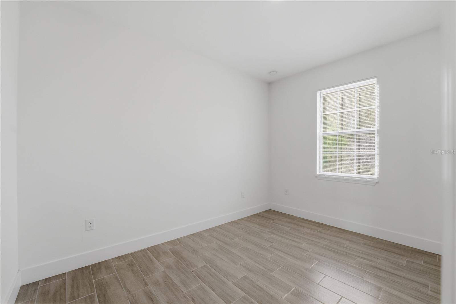 535 MARION OAKS LN
