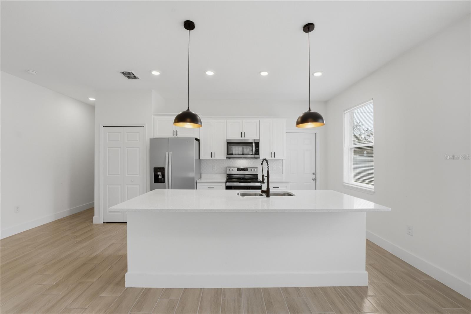 535 MARION OAKS LN