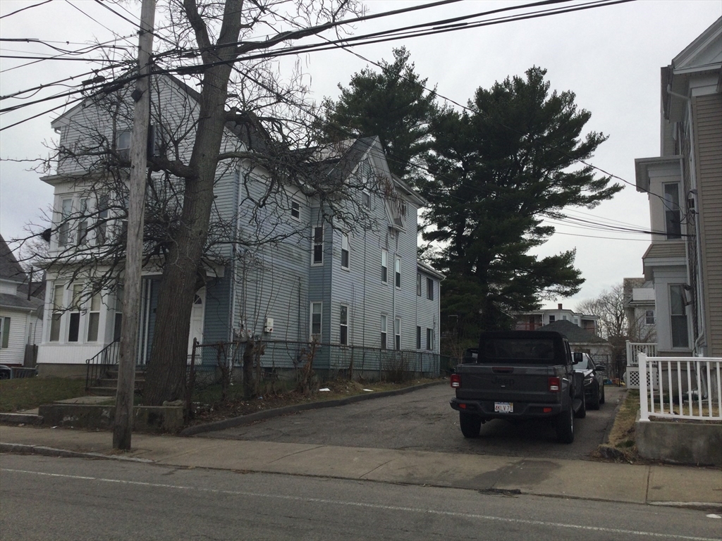 1027 Warren Ave