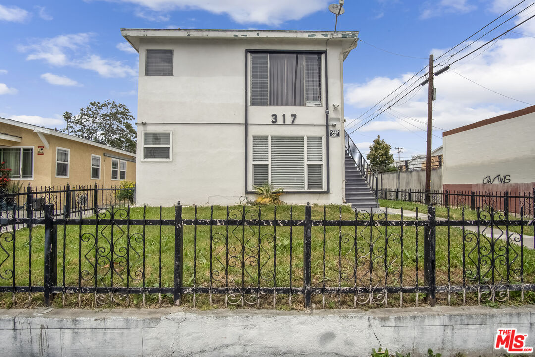 317 W 76th St