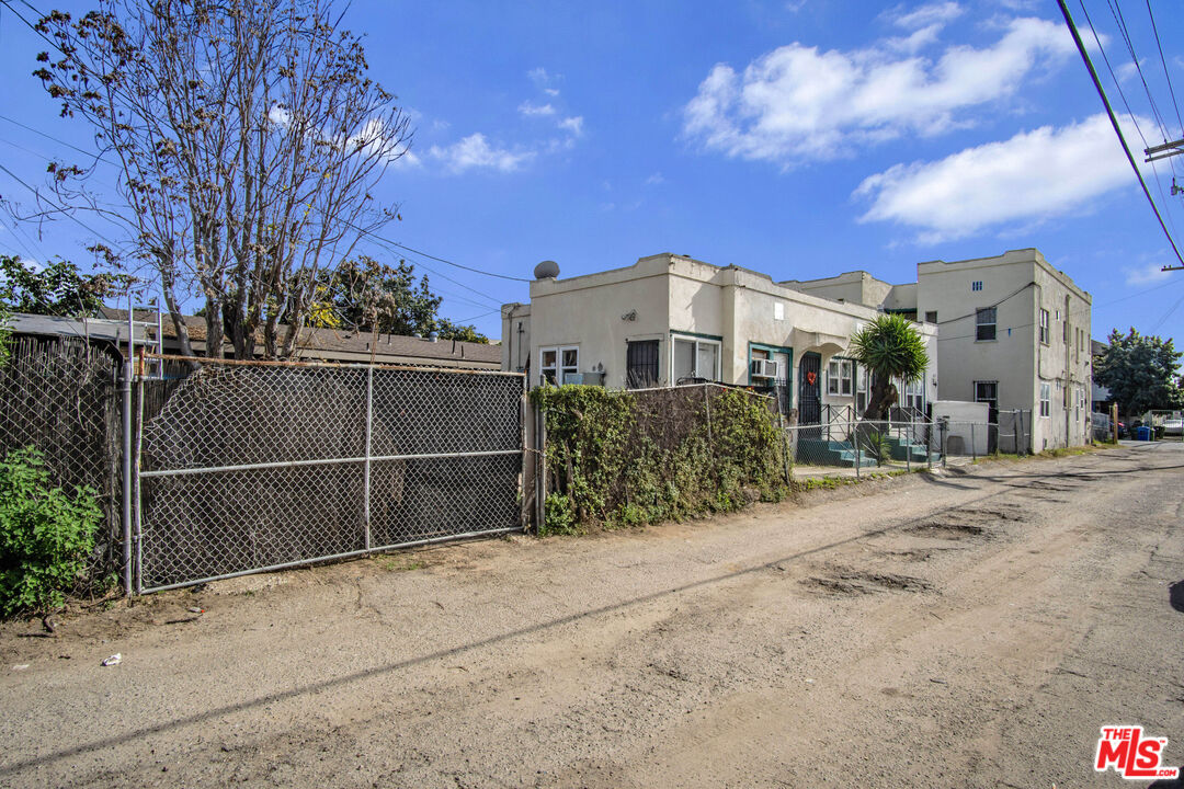 625 E 50th St