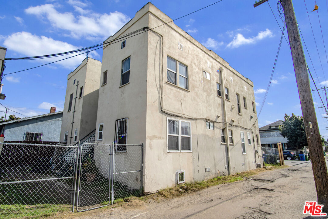 625 E 50th St