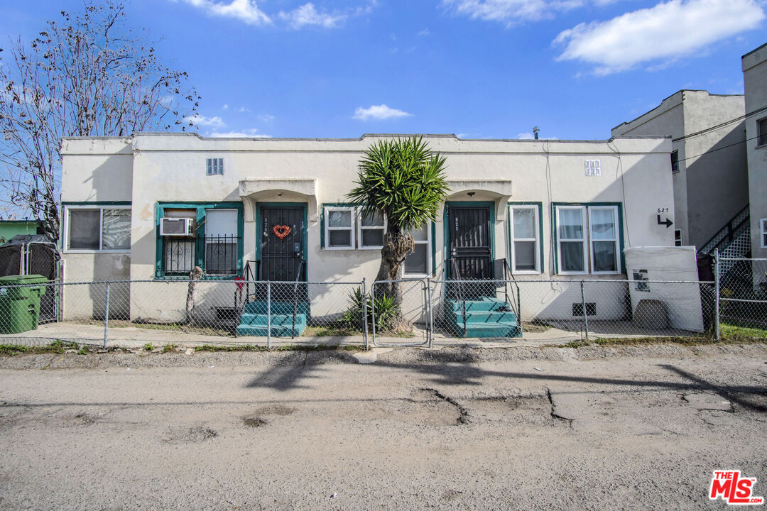 625 E 50th St