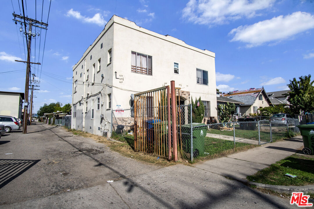 625 E 50th St