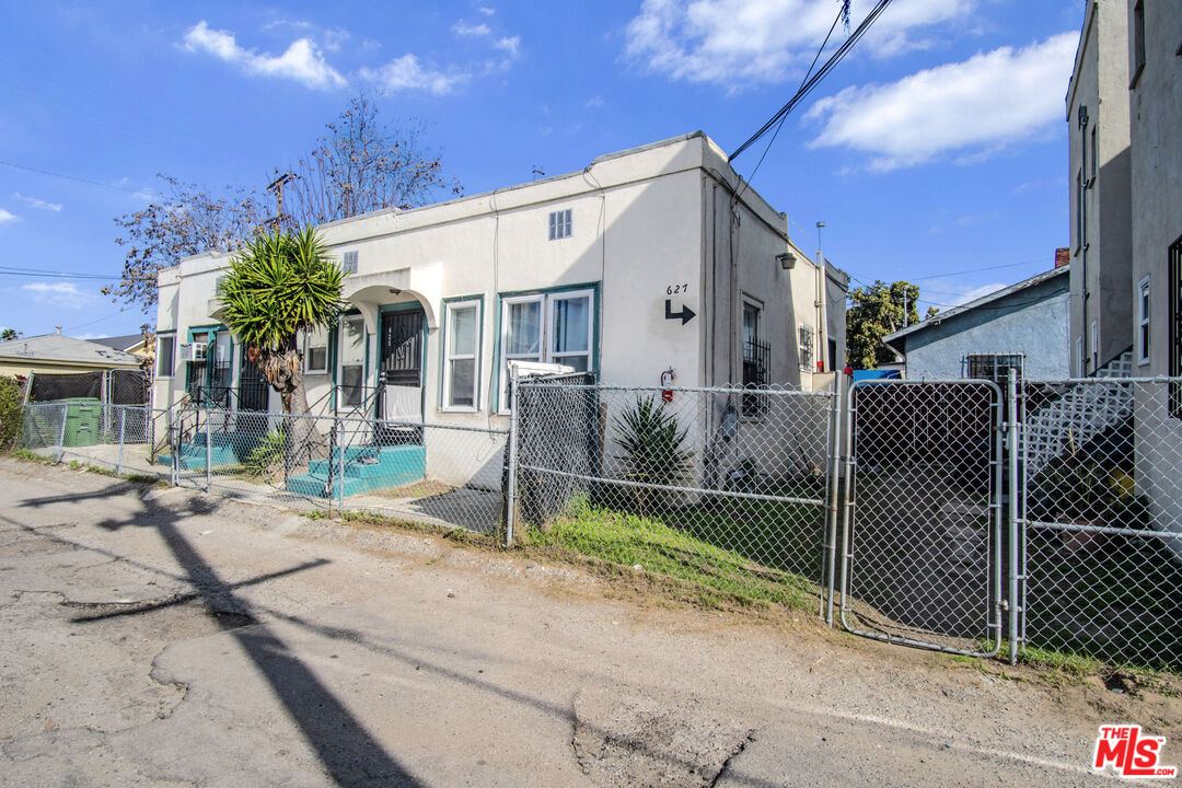 625 E 50th St