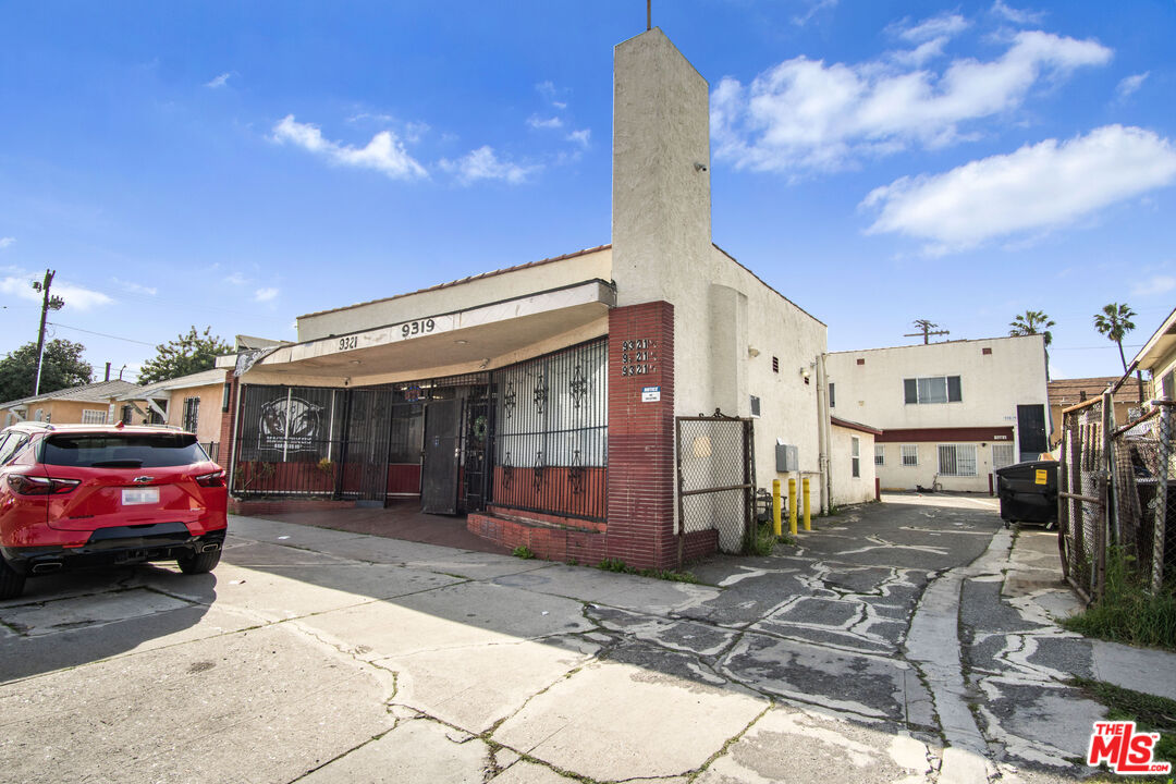 9321 S Western Ave