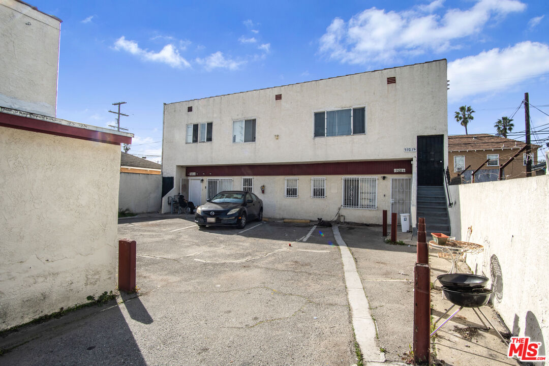 9321 S Western Ave