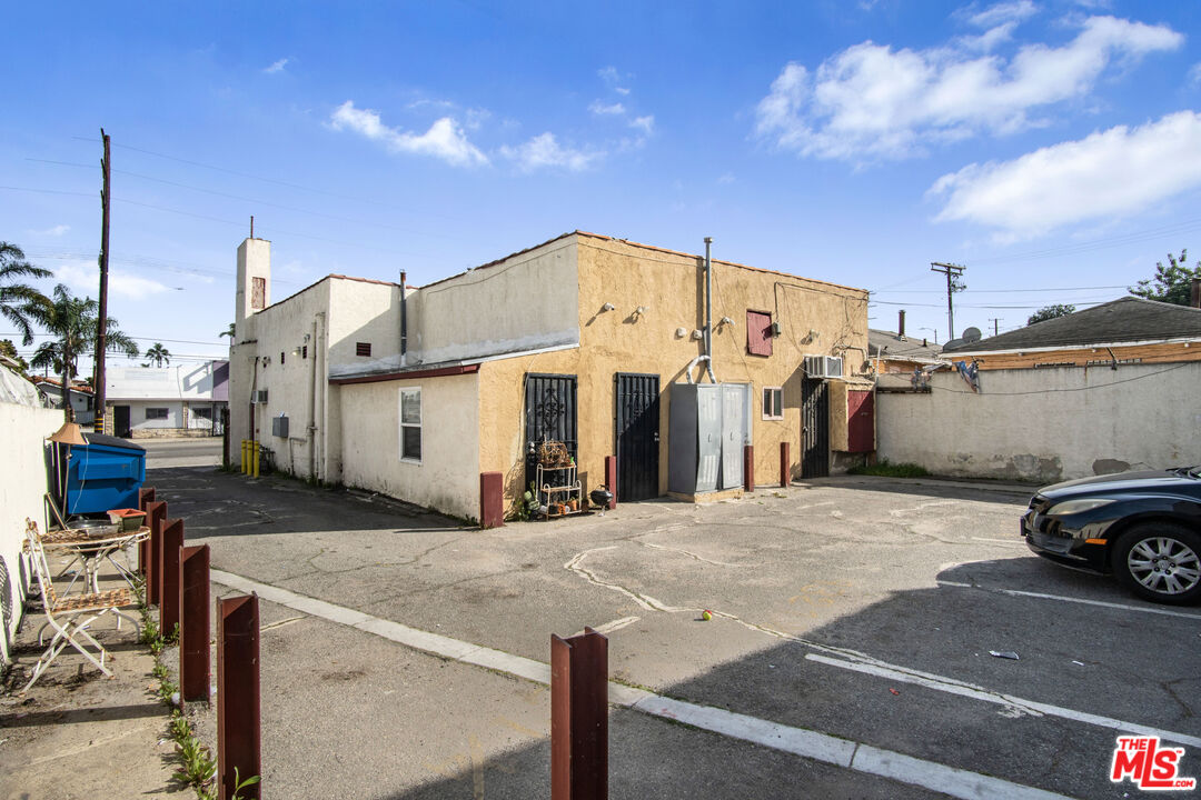 9321 S Western Ave