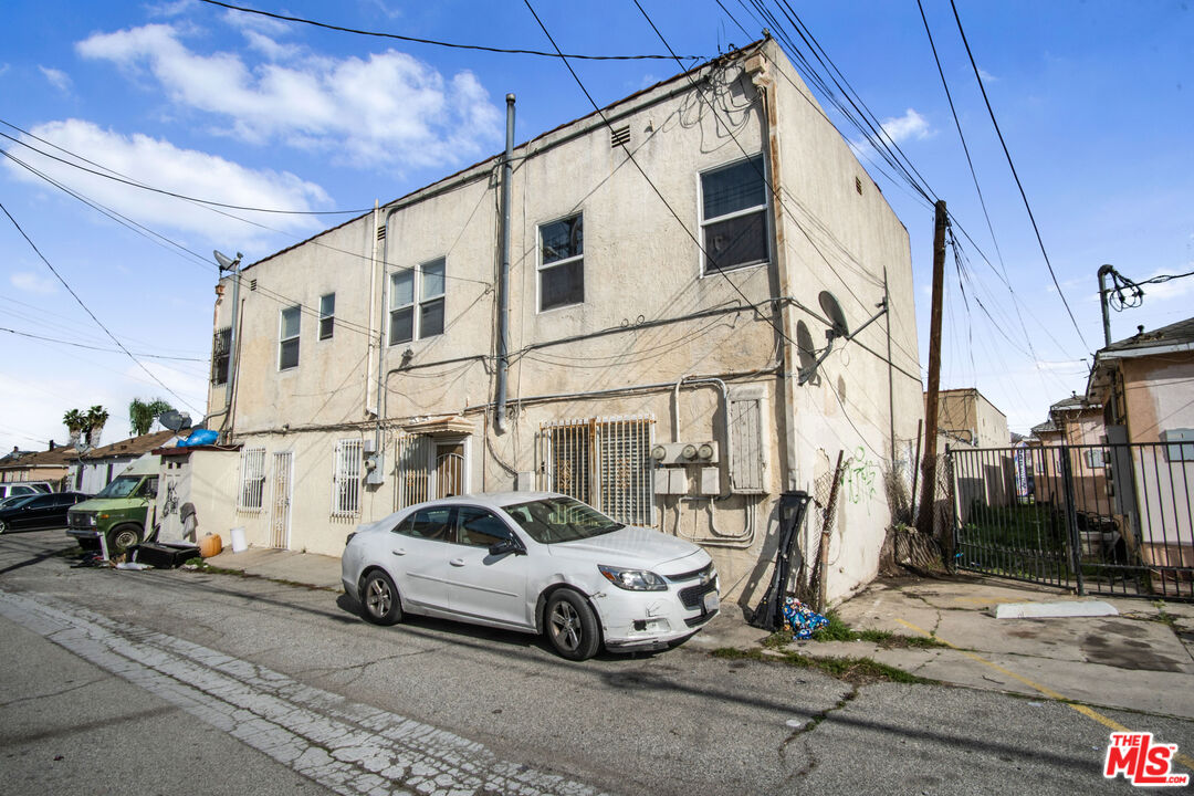 9321 S Western Ave