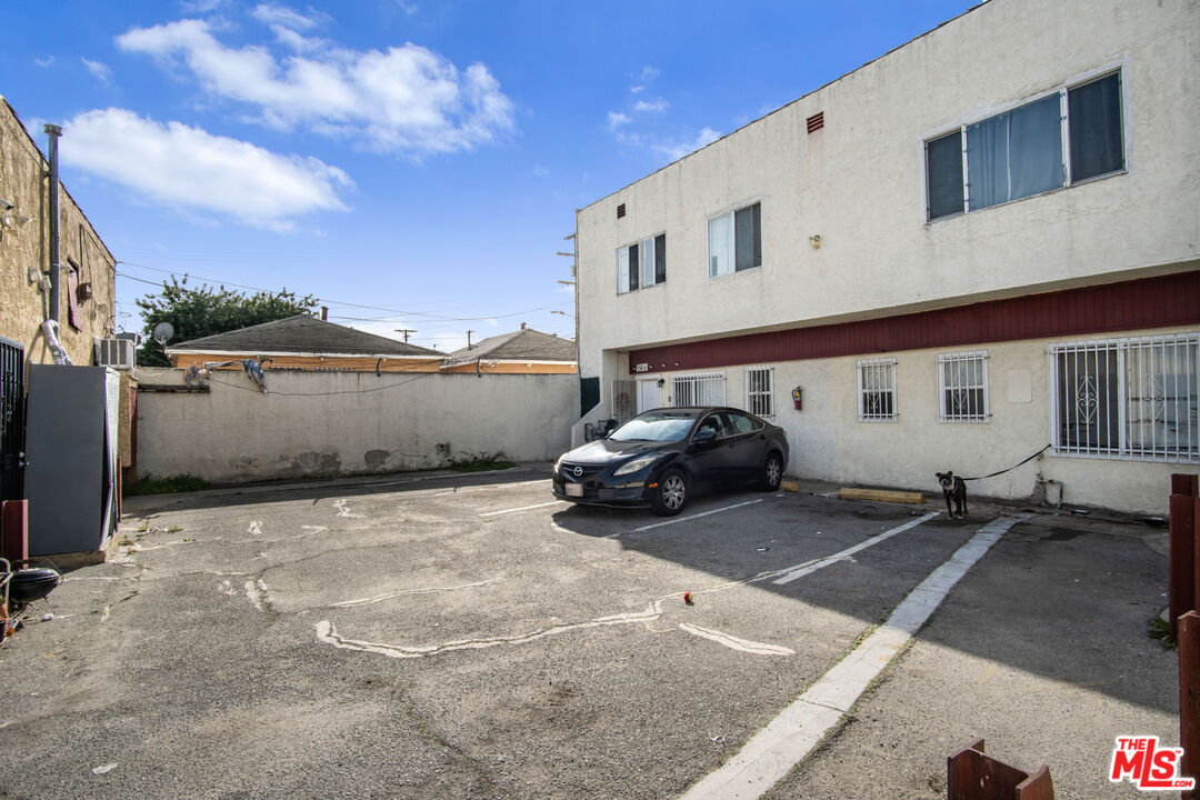 9321 S Western Ave