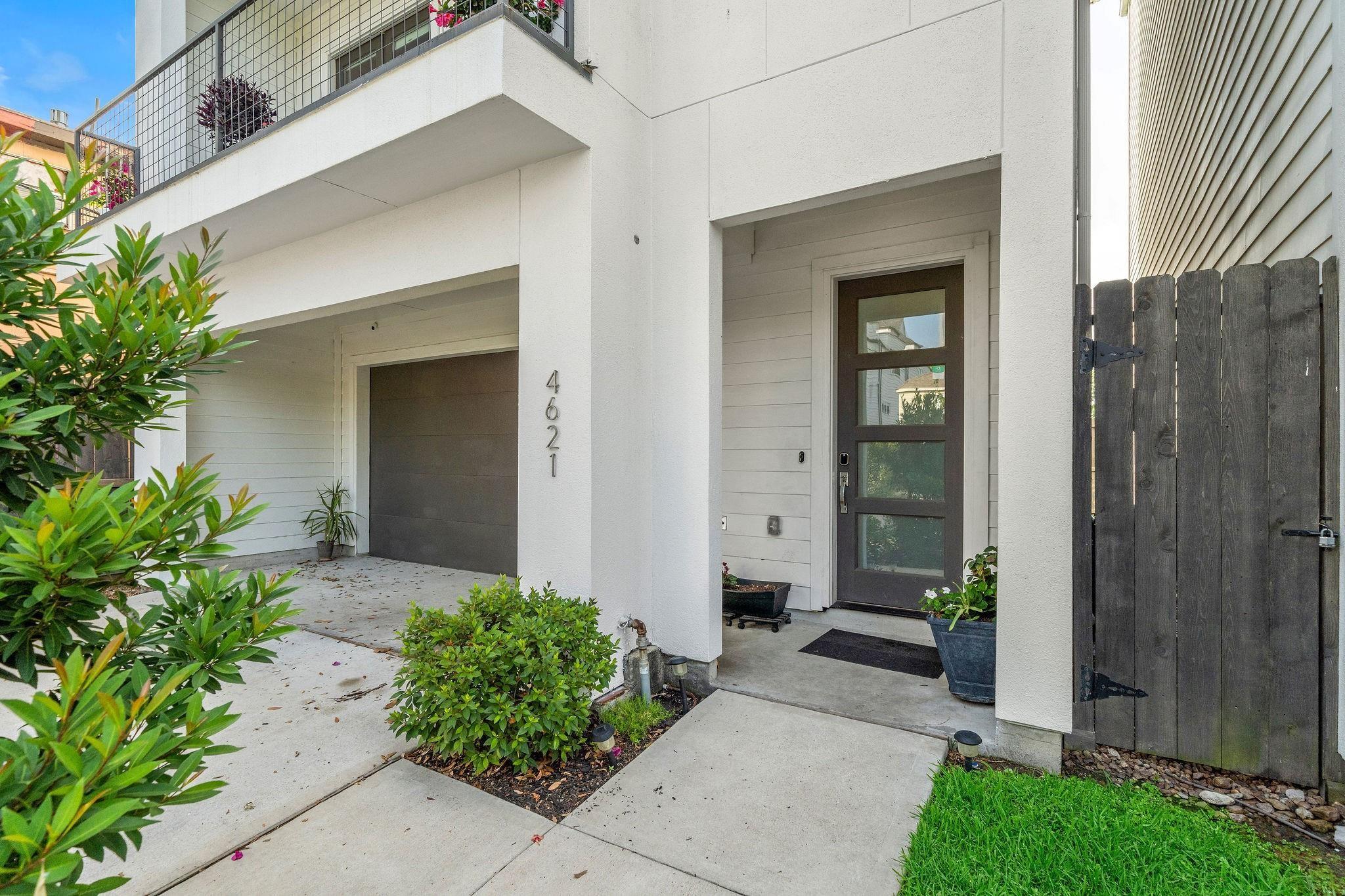 4621 Chartres Street