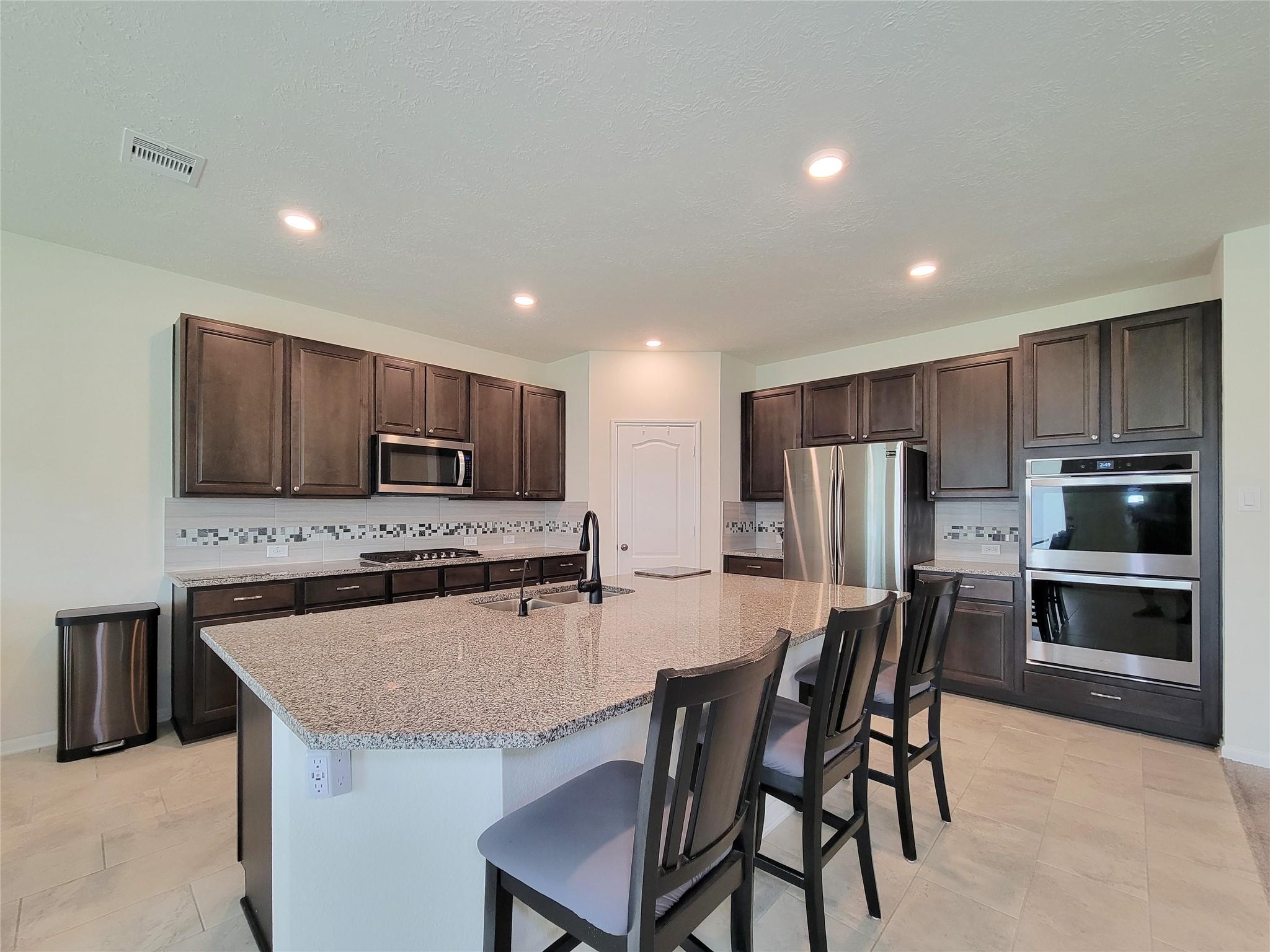 3802 Belmore Lane