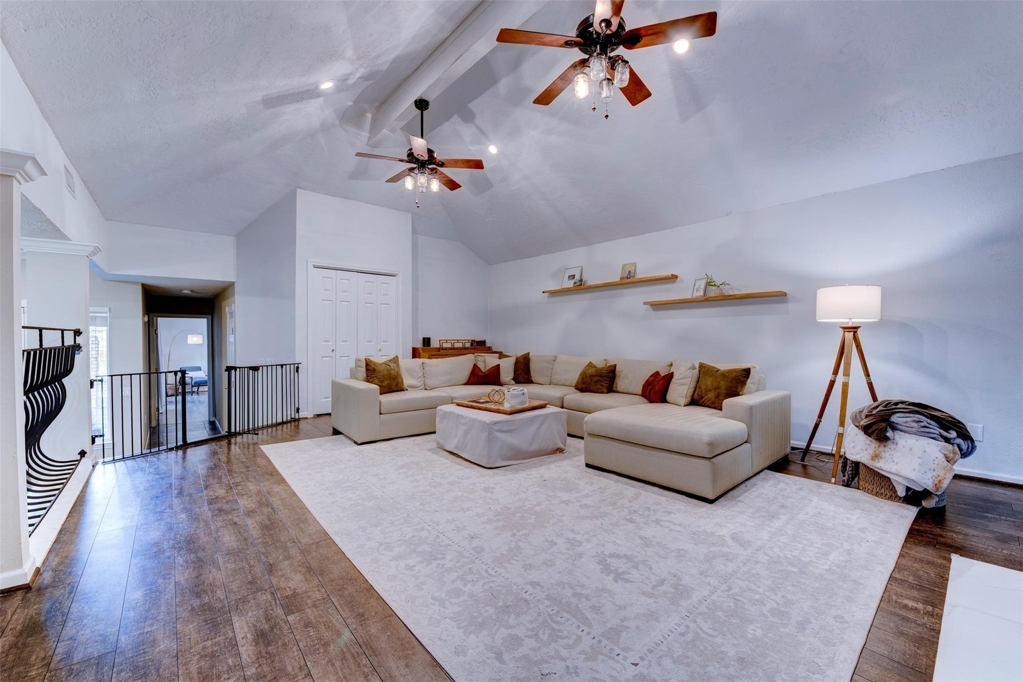 15914 Elwood Drive