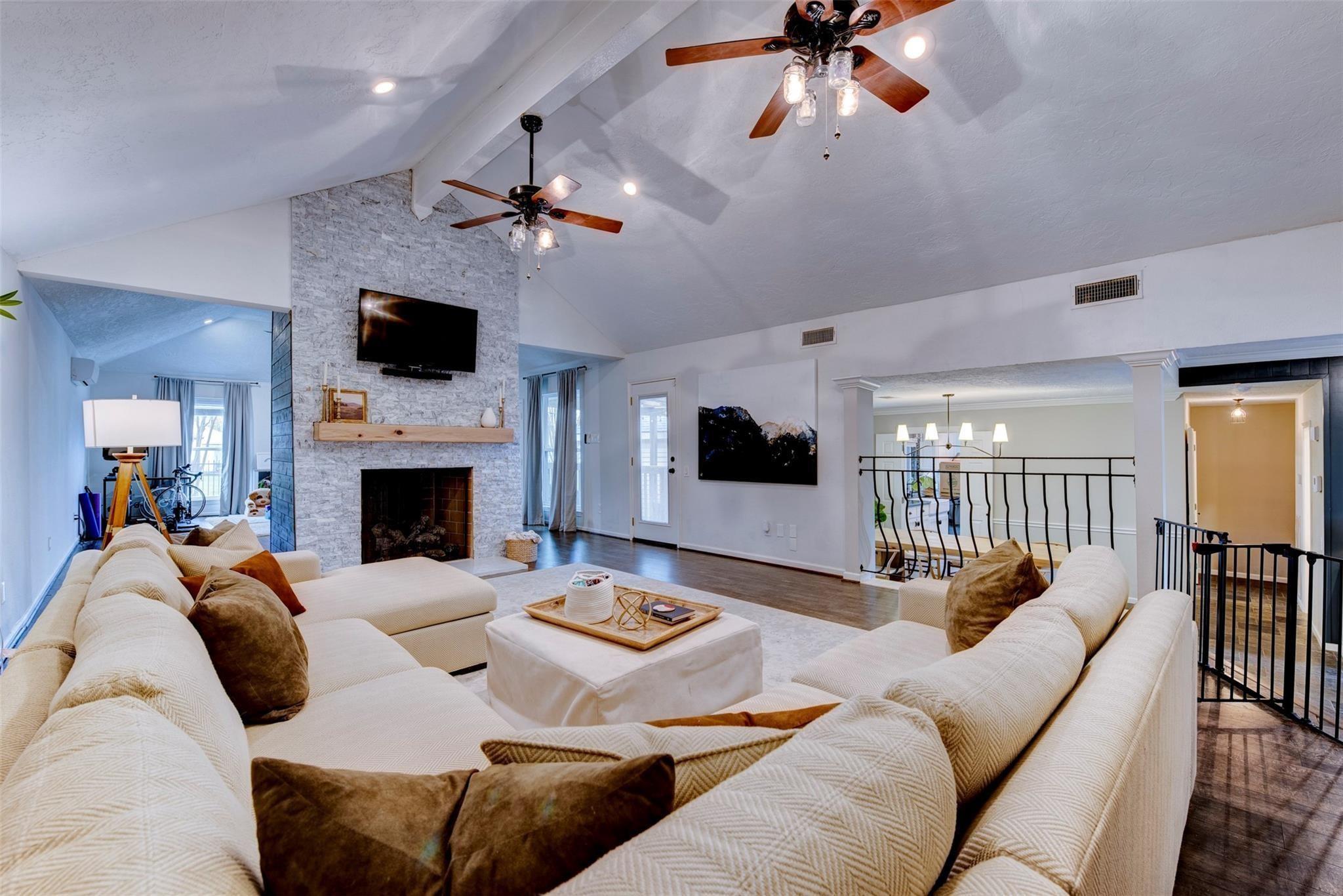 15914 Elwood Drive