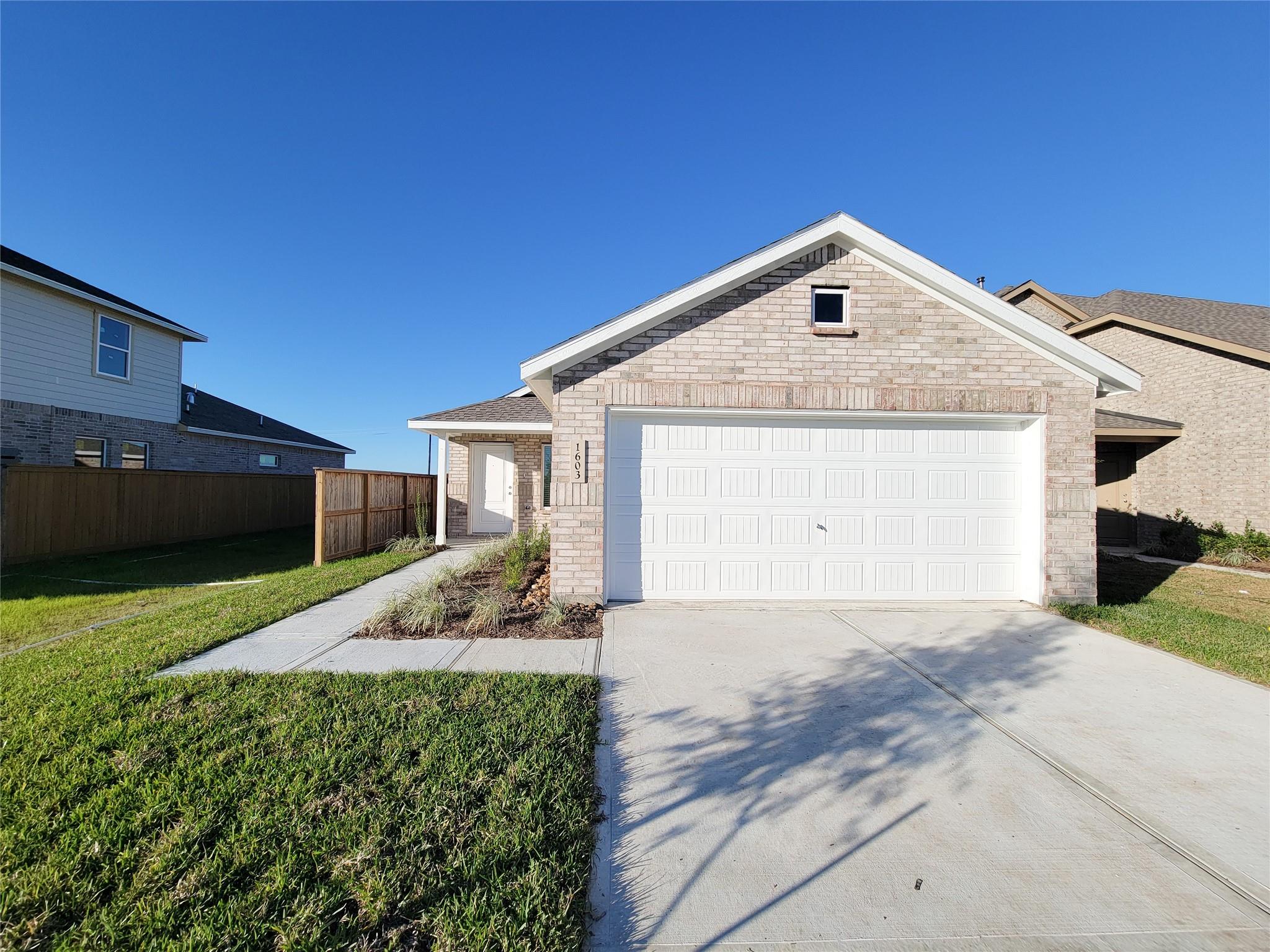 1603 Windrose Bend
