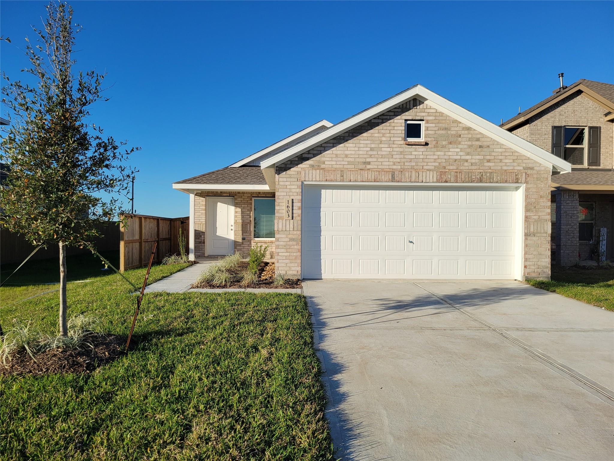 1603 Windrose Bend